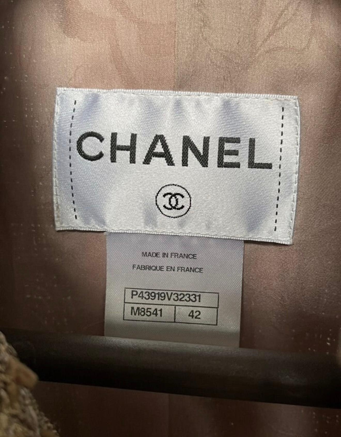 Chanel 14K$ Paris / Bombay Jewel Detail Tweed Vest 1