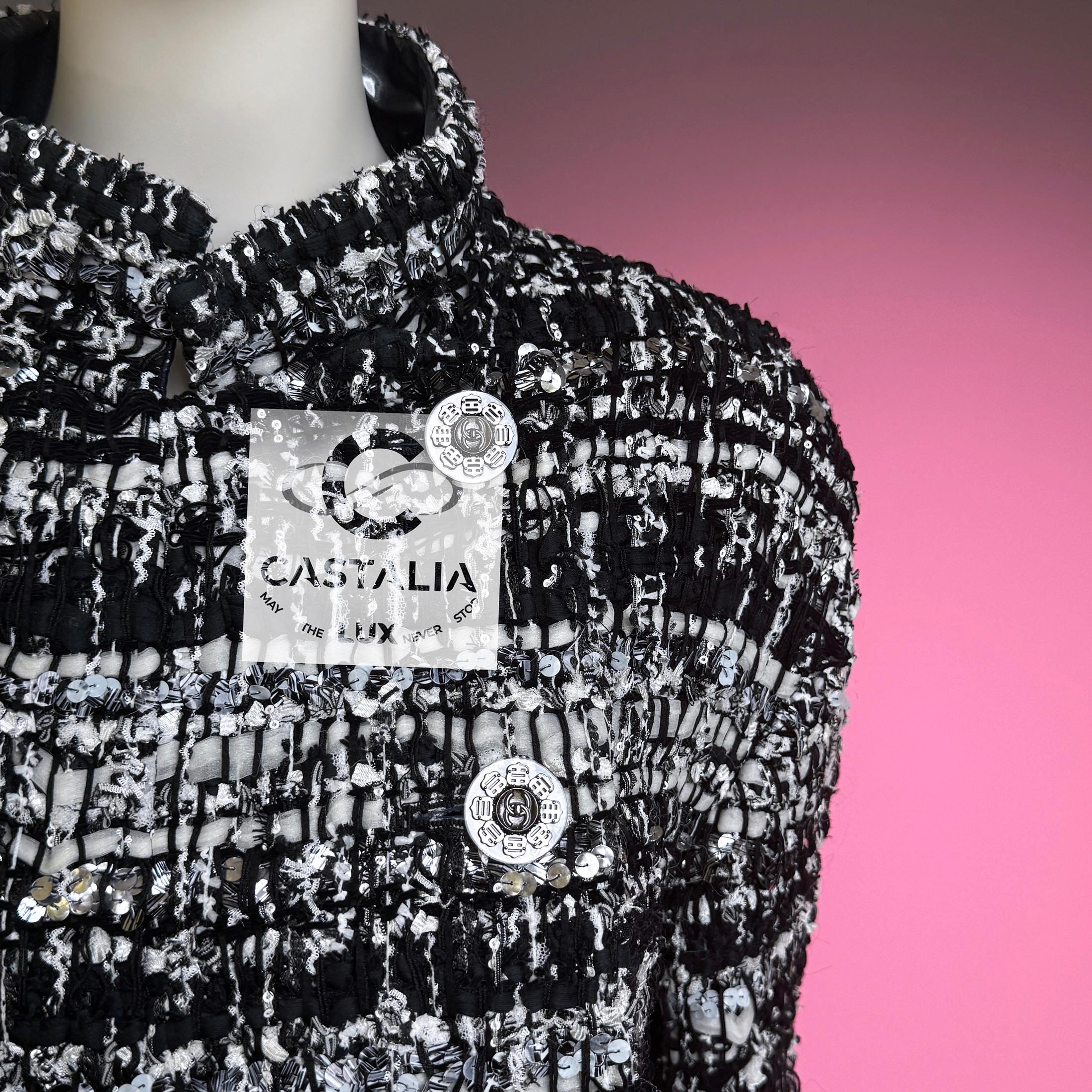 Chanel  14K$ Paris / Seoul Futuristic Ribbon Tweed Jacket 40 FR For Sale 5