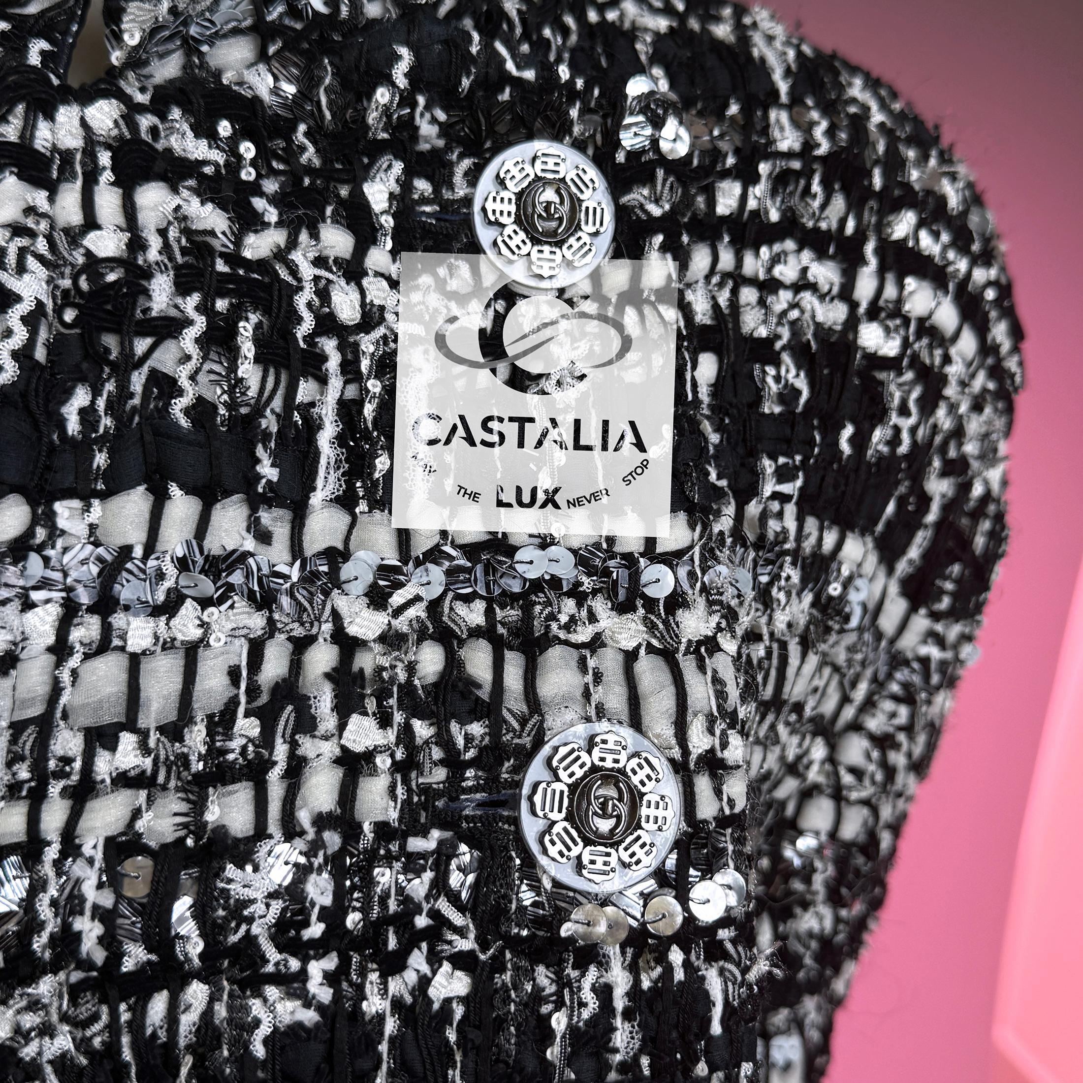 Chanel  14K$ Paris / Seoul Futuristic Ribbon Tweed Jacket 40 FR For Sale 6