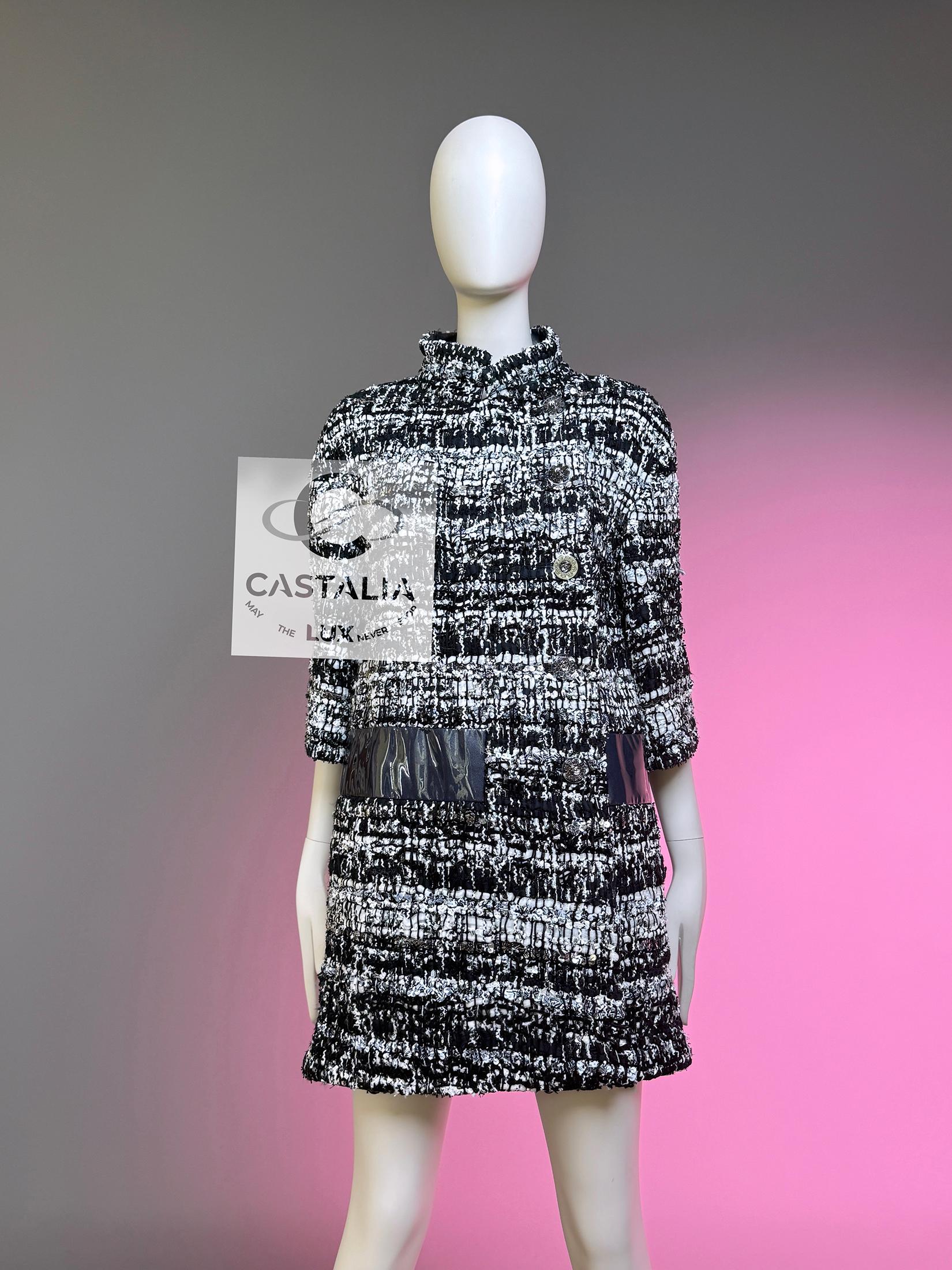 Chanel  14K$ Paris / Seoul Futuristic Ribbon Tweed Jacket 40 FR In New Condition For Sale In Dubai, AE