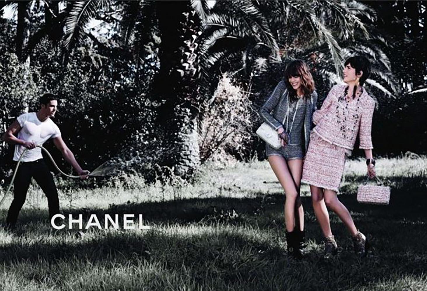 Chanel 14K$ Super Rare Jewel Detail Tweed Ensemble 36 FR In Excellent Condition For Sale In Dubai, AE