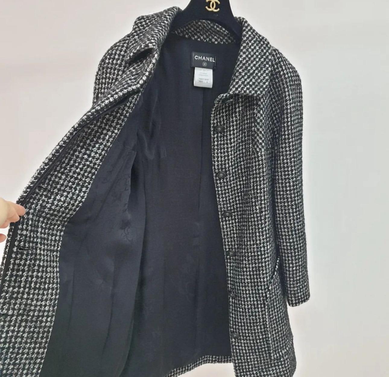 CHANEL 14PF  Wool Silk Tweed Coat  For Sale 1