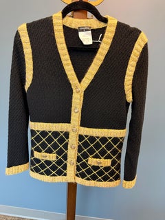 Chanel 15A MOST WANTED Black Gold CAMELLIA BUTTON Sweater CARDIGAN JACKET FR36