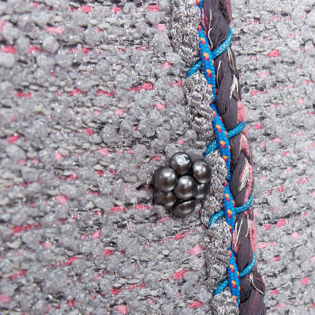 CHANEL 15A Runway pink grey blue tweed CC 4 pocket vest design dress FR34 XS
Reference: TGAS/E00529
Brand: Chanel
Designer: Karl Lagerfeld
Collection: A15 Supermarket - Runway
Material: Tweed
Color: Grey, Pink
Pattern: Tweed
Closure: Button
Lining: