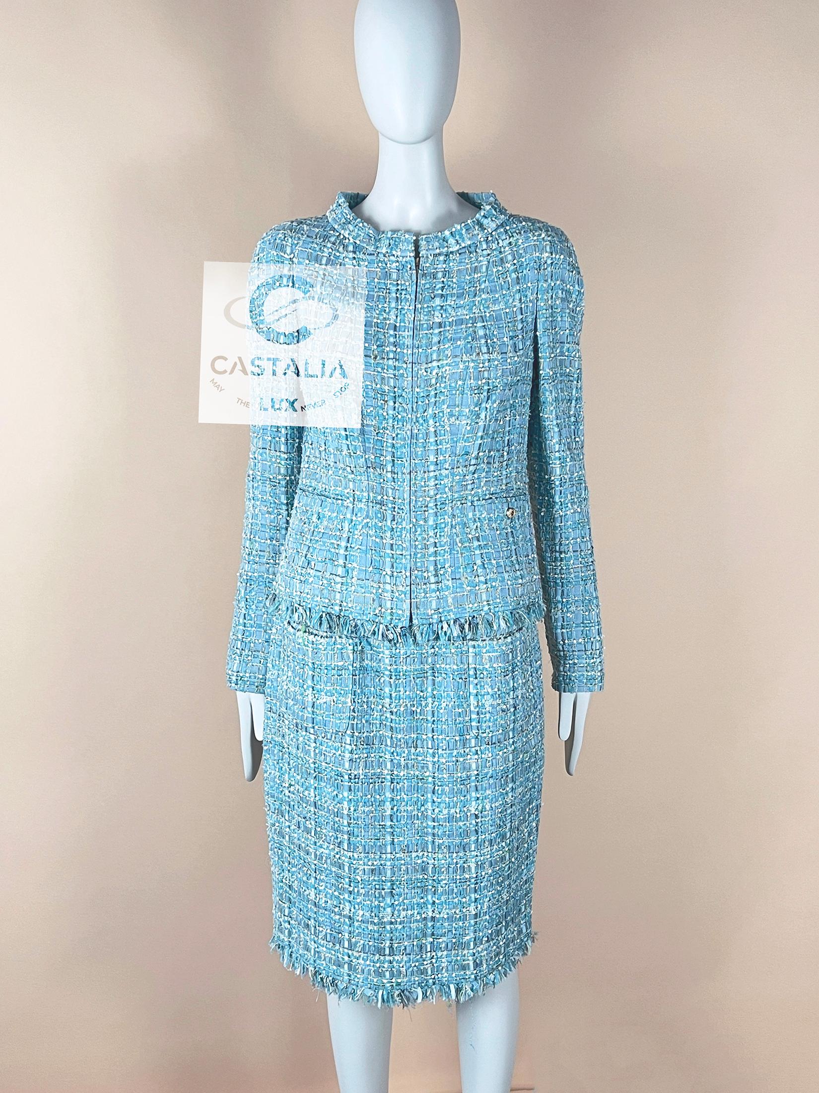 Chanel 15K$ Nuovo Tweed Ensemble con Nastro Turchese 40 FR in vendita 5