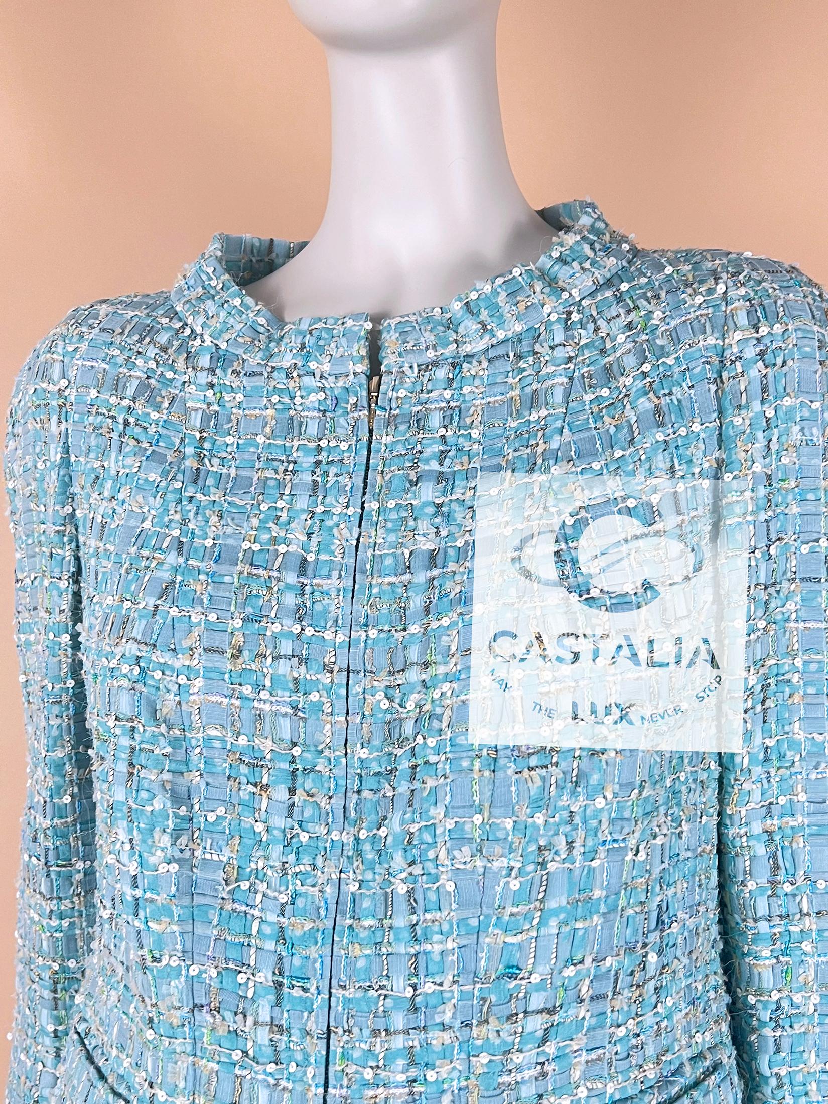 Chanel 15K$ Nuovo Tweed Ensemble con Nastro Turchese 40 FR in vendita 6