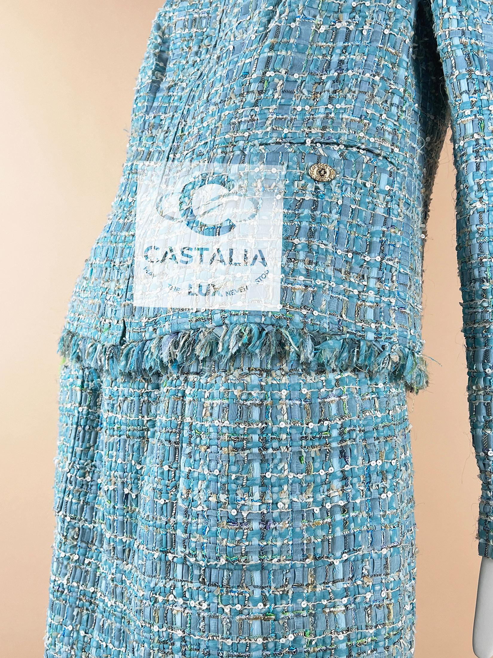 Chanel 15K$ Nuovo Tweed Ensemble con Nastro Turchese 40 FR in vendita 7