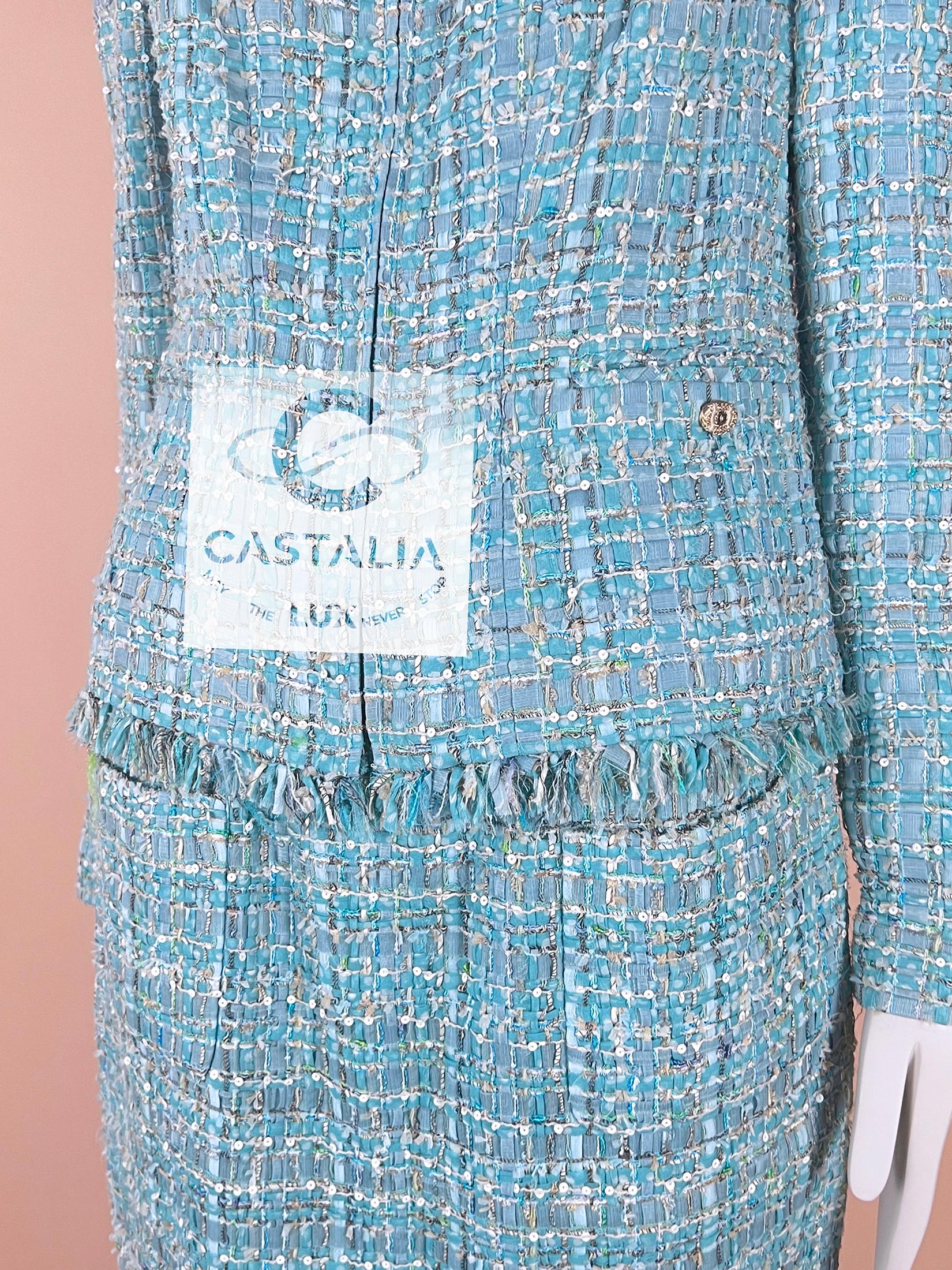 Chanel 15K$ Nuovo Tweed Ensemble con Nastro Turchese 40 FR in vendita 8