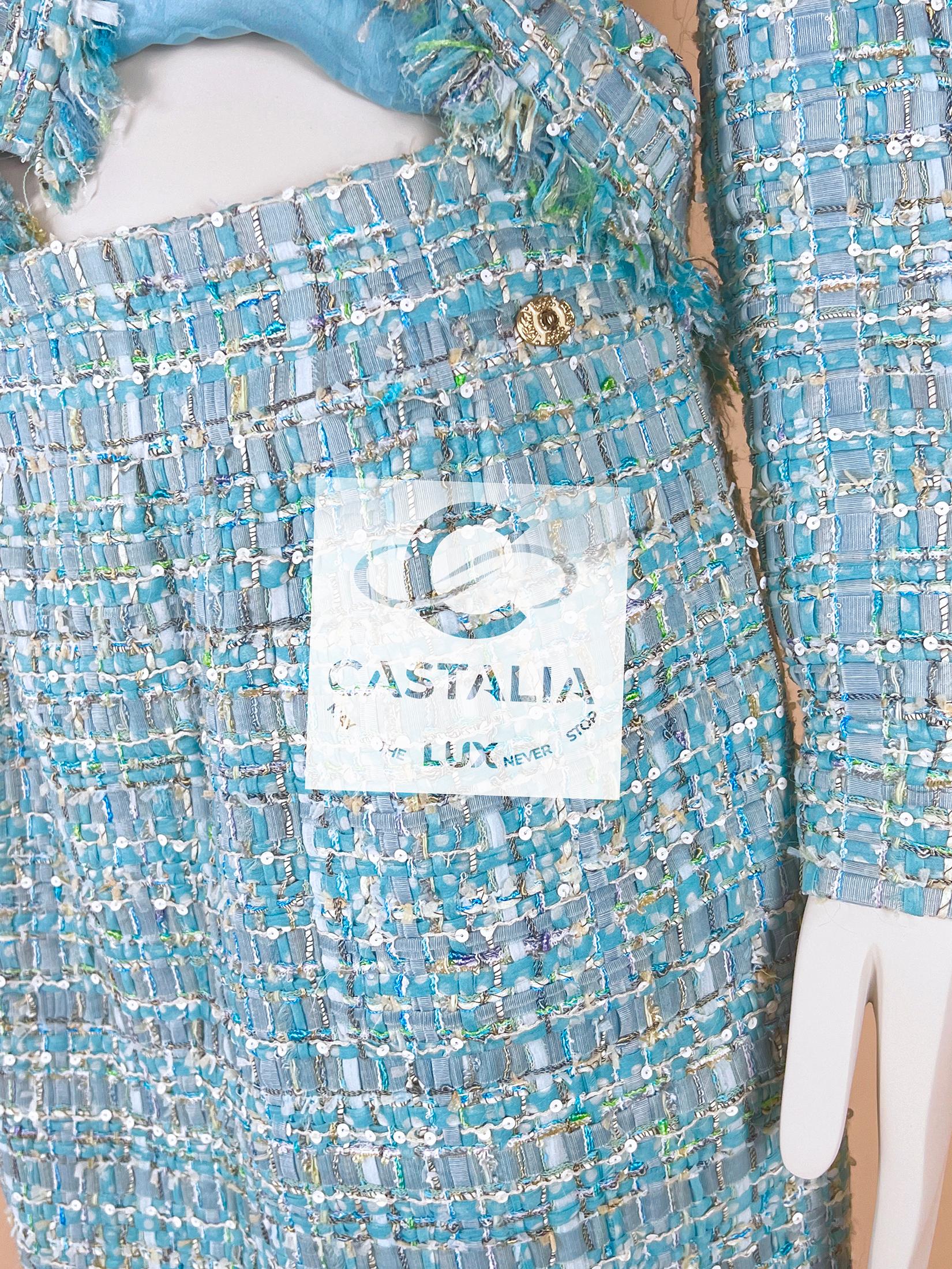 Chanel 15K$ Nuovo Tweed Ensemble con Nastro Turchese 40 FR in vendita 10