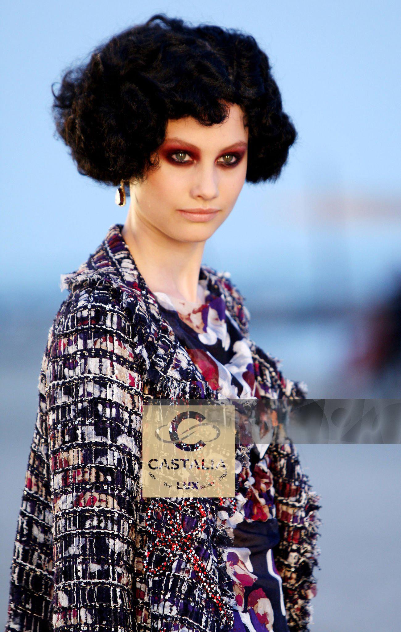 Noir CHANEL 15K$ Paris / Venise Veste en tweed à rubans 34 FR en vente