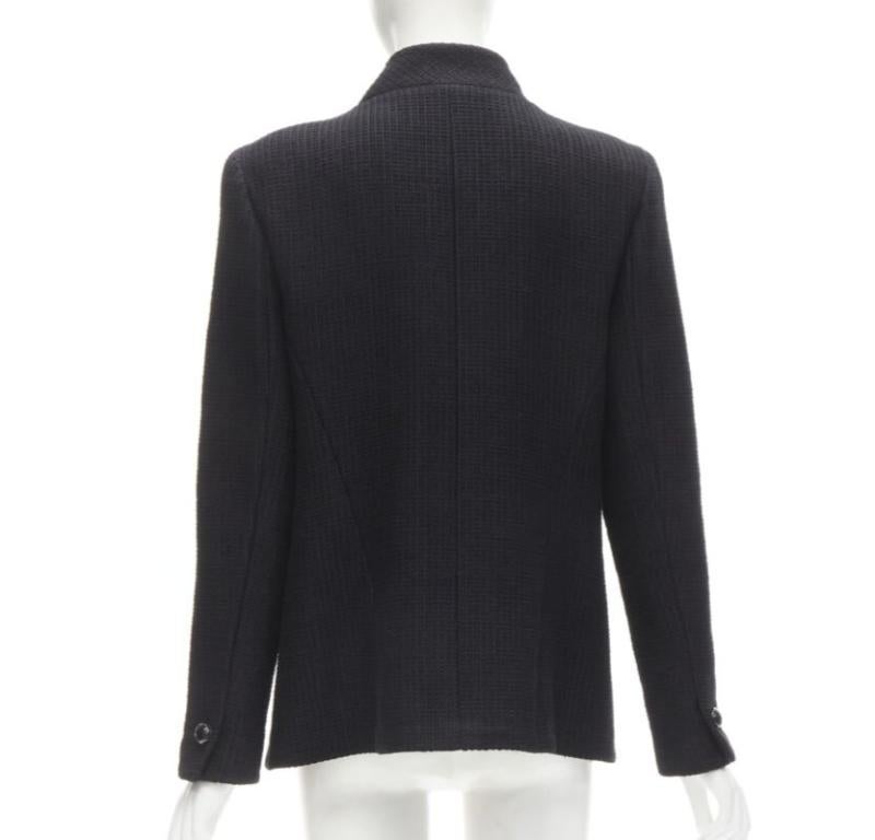 CHANEL 15P Atto 1 nero tweed reticolato CC bottone avvolgere piccola giacca nera FR44 2XL in vendita 1