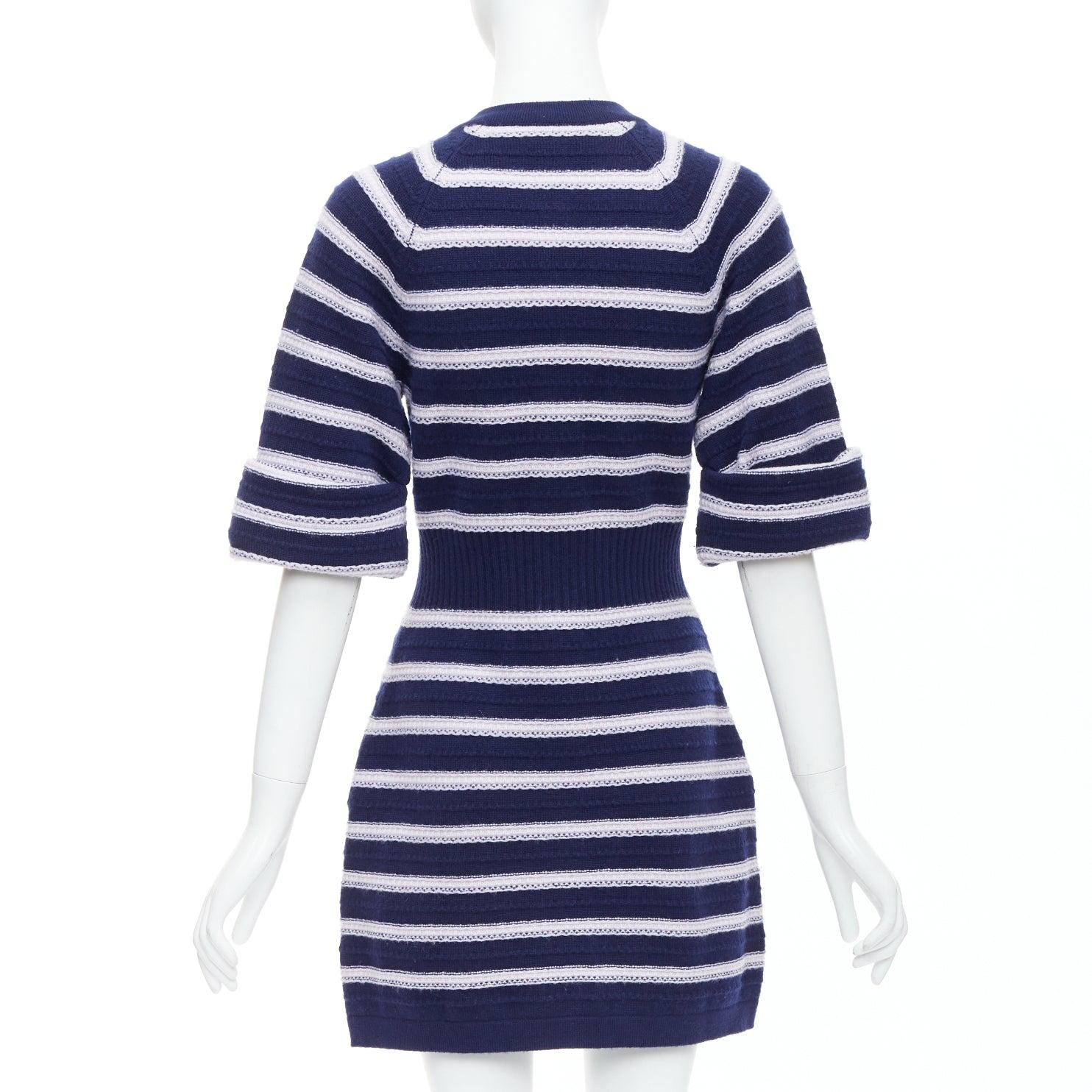 CHANEL 15P Laufsteg Strickjacke mit Knopfleiste aus 100 % Kaschmir in Marineblau und Grau FR38 M Damen im Angebot