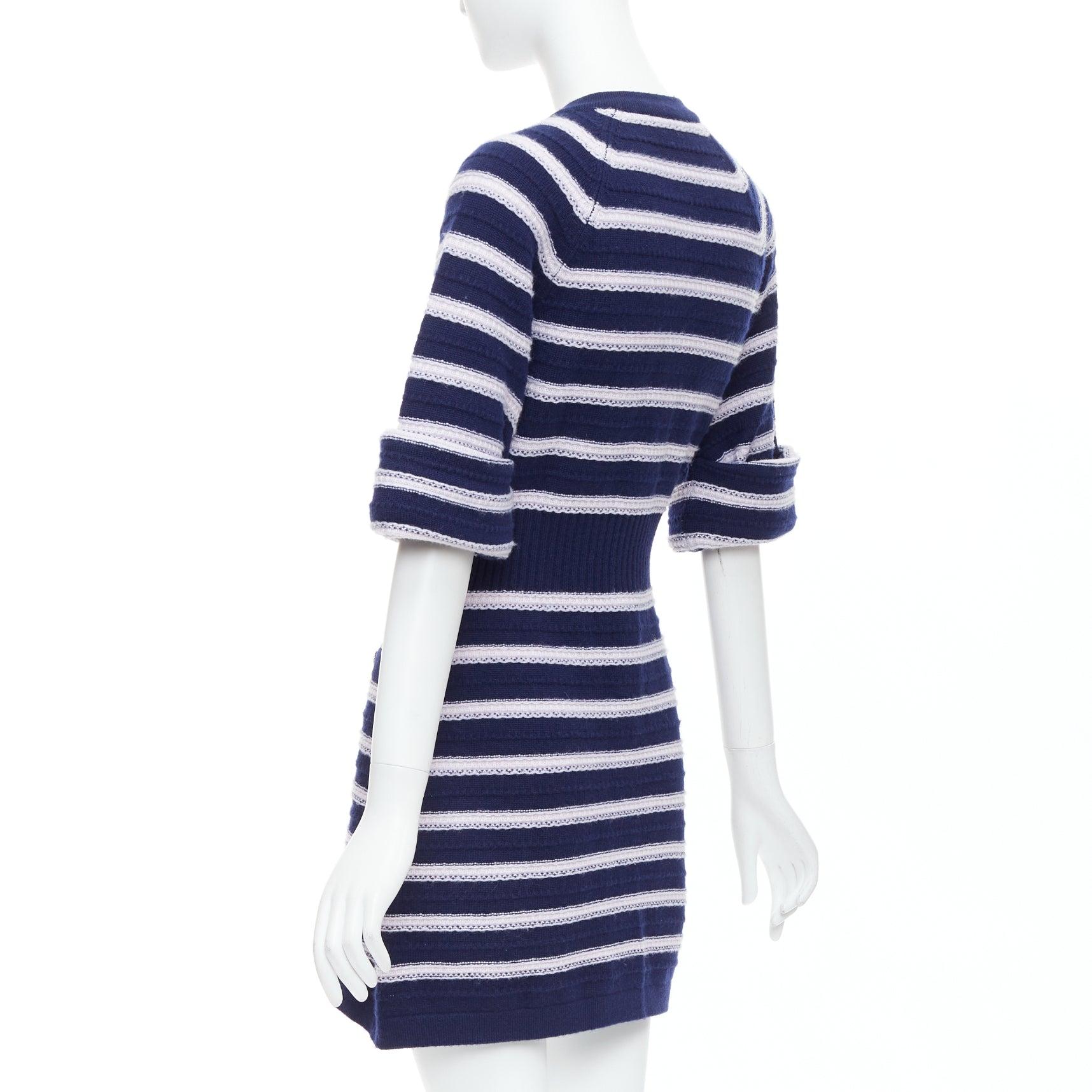 CHANEL 15P Laufsteg Strickjacke mit Knopfleiste aus 100 % Kaschmir in Marineblau und Grau FR38 M im Angebot 1