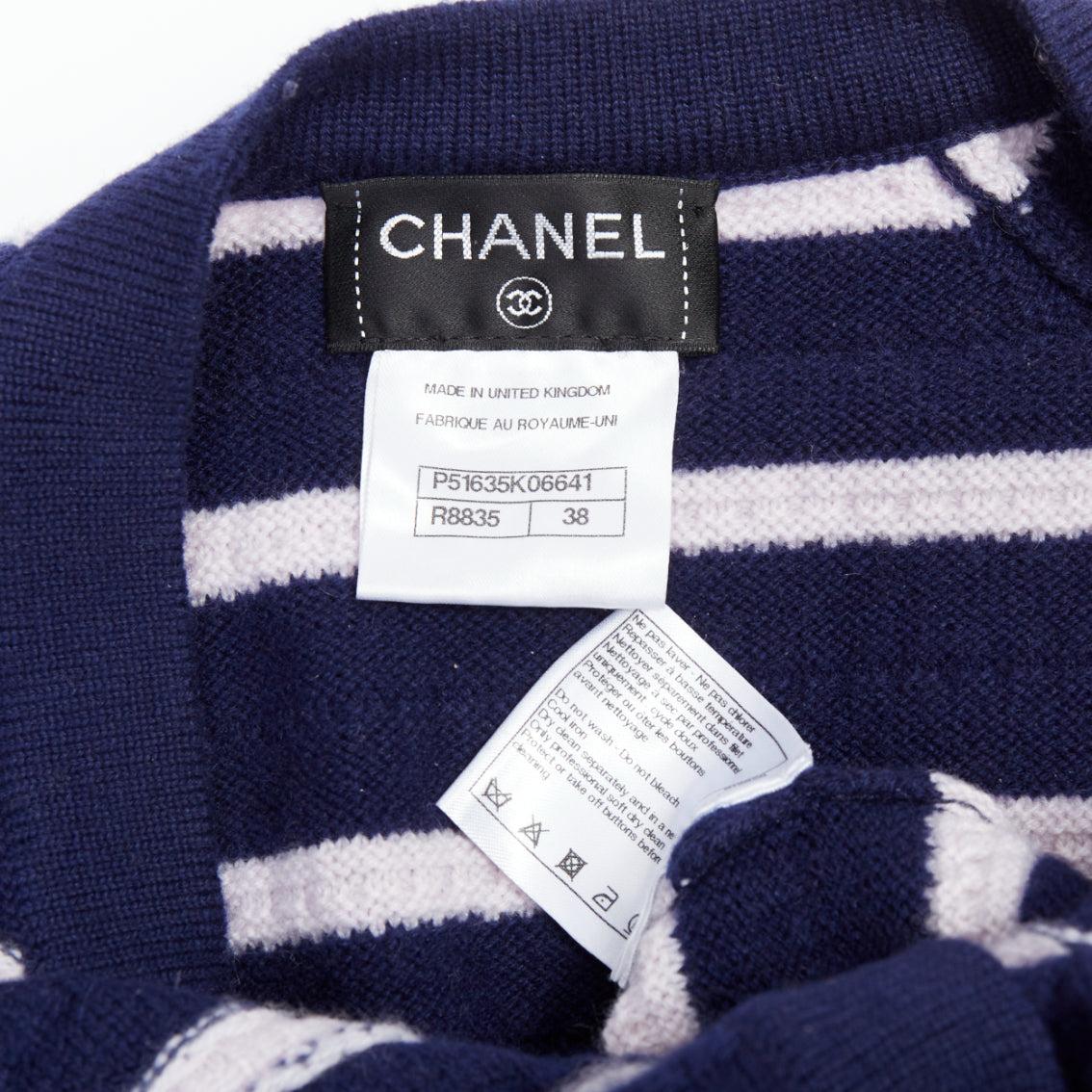 CHANEL 15P Laufsteg Strickjacke mit Knopfleiste aus 100 % Kaschmir in Marineblau und Grau FR38 M im Angebot 3