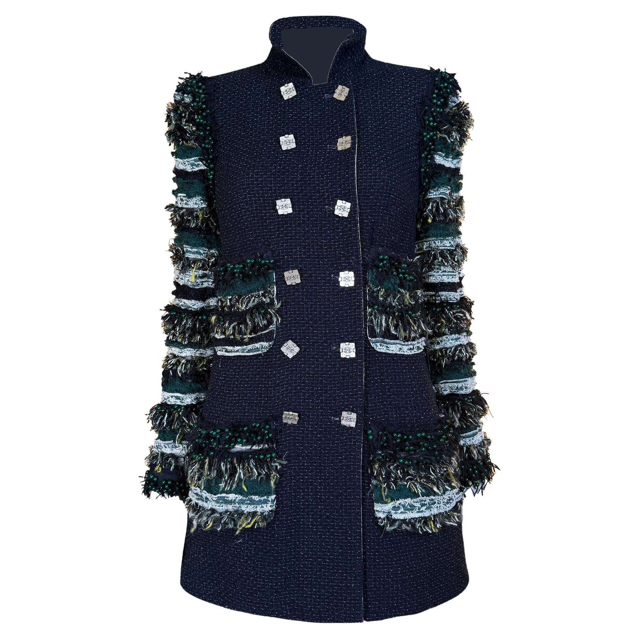 CHANEL 16K$ Chaqueta de tweed negra adornada con joyas 38 FR