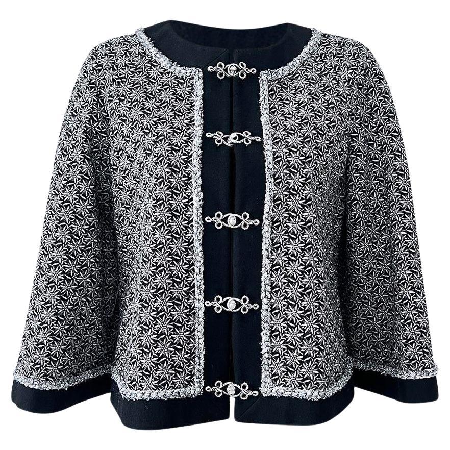 CHANEL 16K$ Paris / SALZBURG Museum Seltene Edelweiss Cape Jacke 38 FR im Angebot