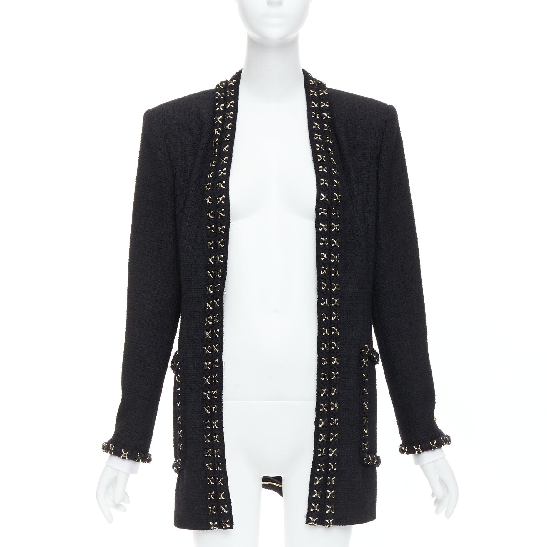 Nero CHANEL 17A cappotto lungo in tweed nero e oro con bottoni Lionheart intrecciati FR44 in vendita