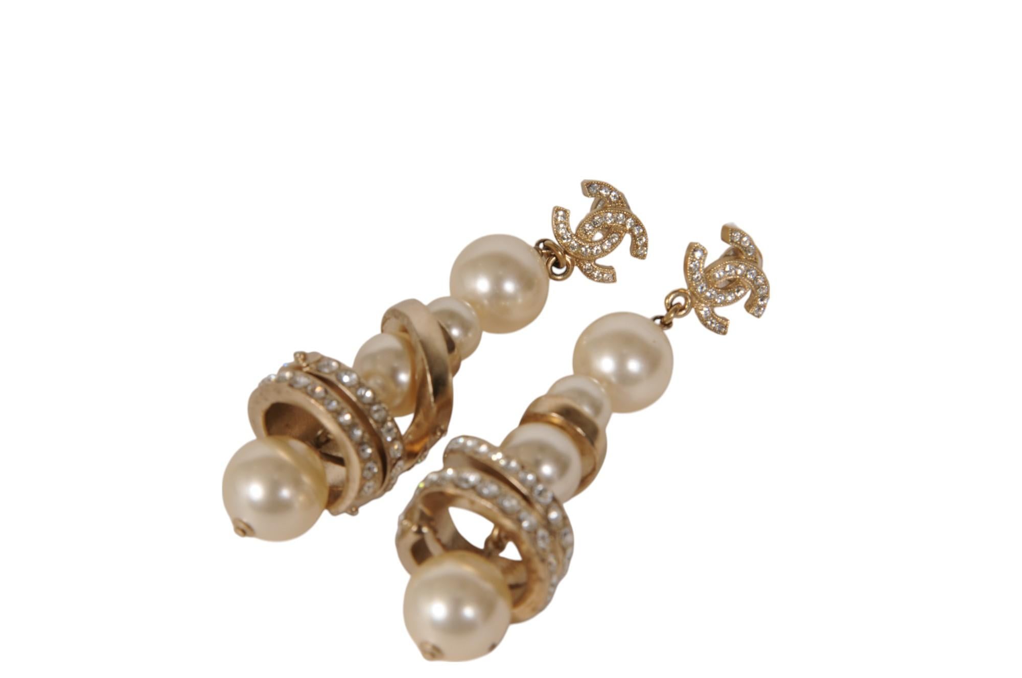 Chanel 17A CC Logo Boucles d'oreilles perle spirale torsadée Or Argent Cristal en vente 2