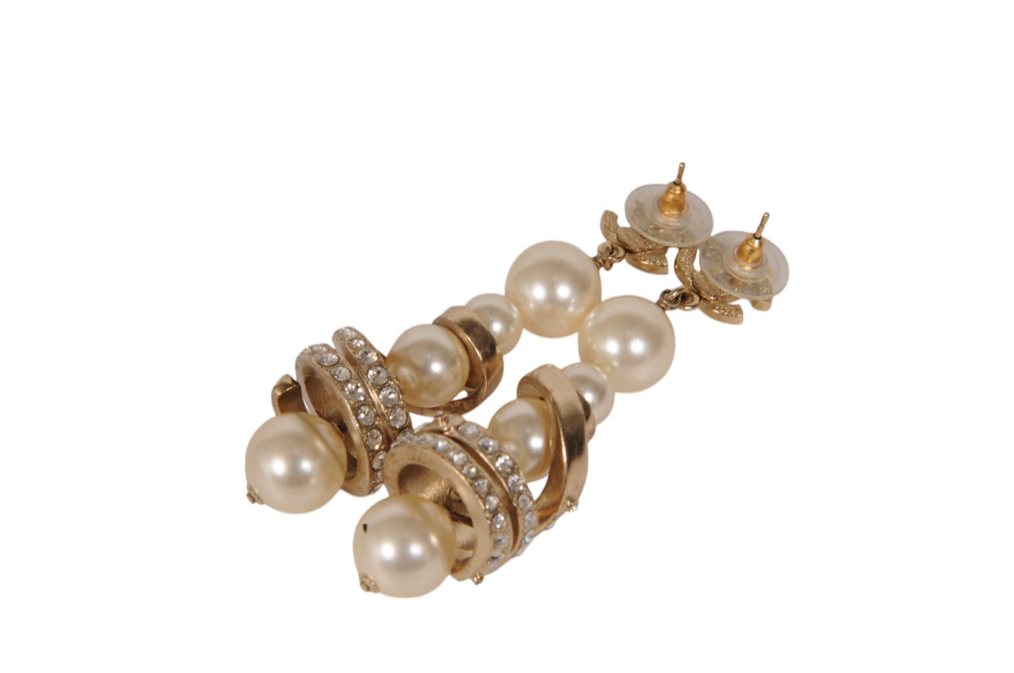 Chanel 17A CC Logo Boucles d'oreilles perle spirale torsadée Or Argent Cristal en vente 3