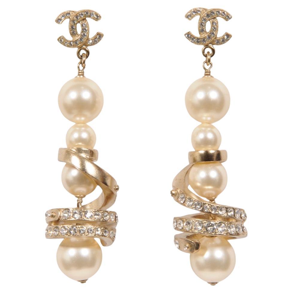 Chanel 17A CC Logo Boucles d'oreilles perle spirale torsadée Or Argent Cristal