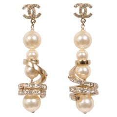 Chanel 17A CC Logo Boucles d'oreilles perle spirale torsadée Or Argent Cristal