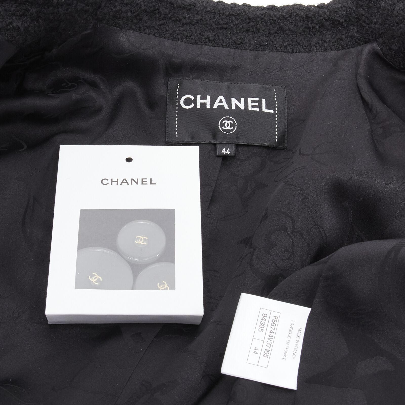 CHANEL 17A Paris Cosmopolite black tweed CC button 4-pocket  belted coat FR44 XL For Sale 6