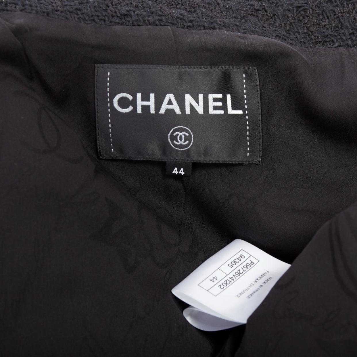 CHANEL 17A Runway Paris Cosmopolite veste de smoking en tweed noir à double boutonnage en vente 7