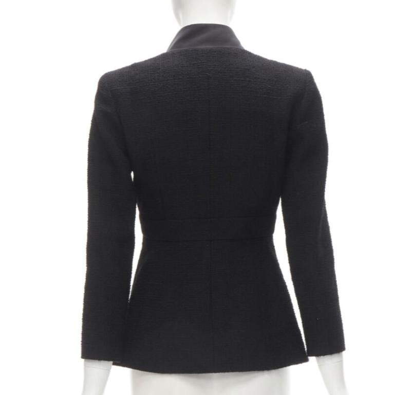 CHANEL 17C Paris Cuba tweed reticolato Coco collo di raso piccola giacca nera FR36 S in vendita 1