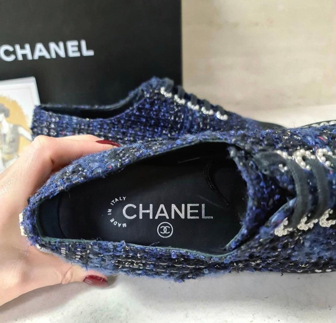Chanel 17P Black Navy Tweed Pearl CC Logo Lace Up Flat Trainer 1
