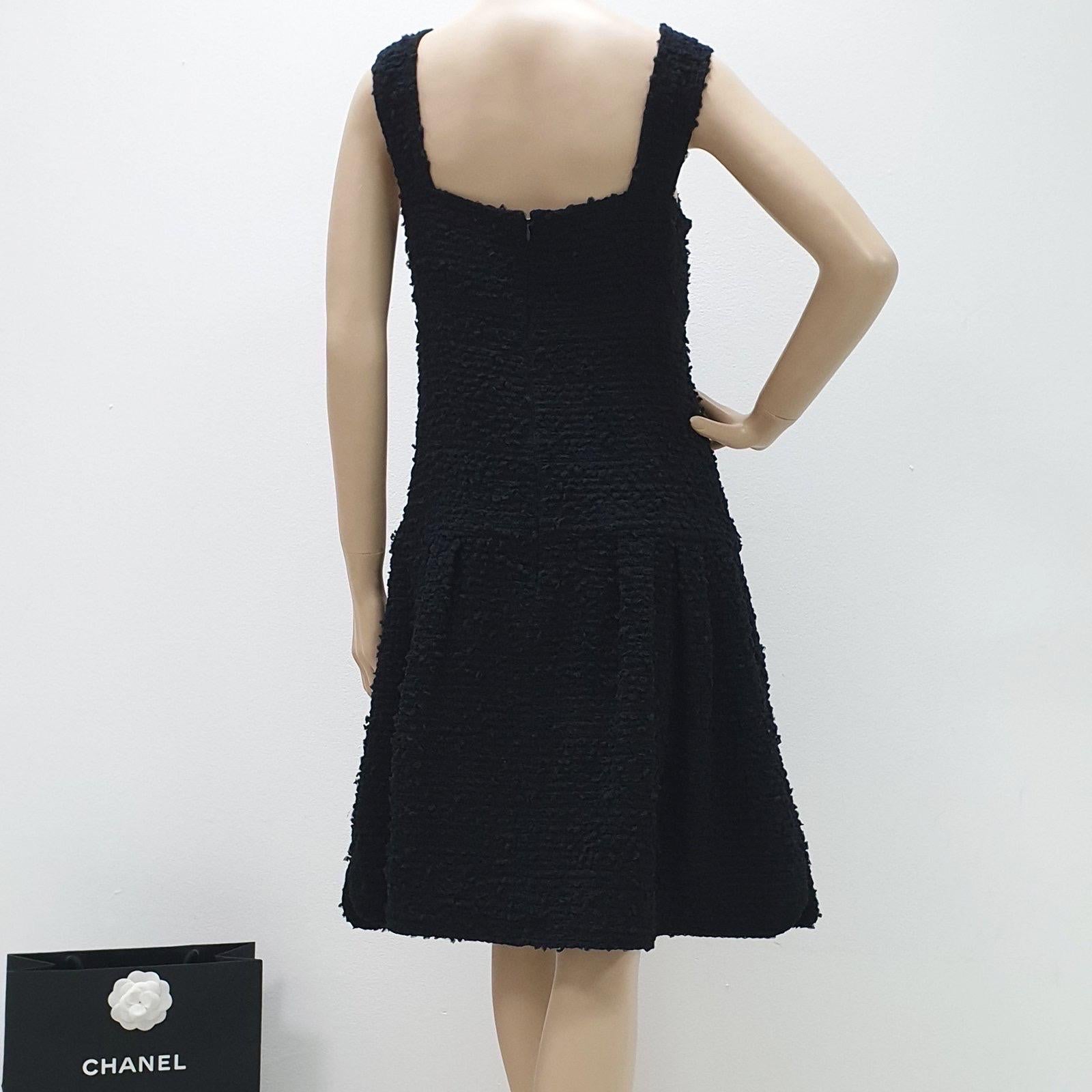 Women's Chanel 17P CC  Black Fantasy Tweed Dress  For Sale