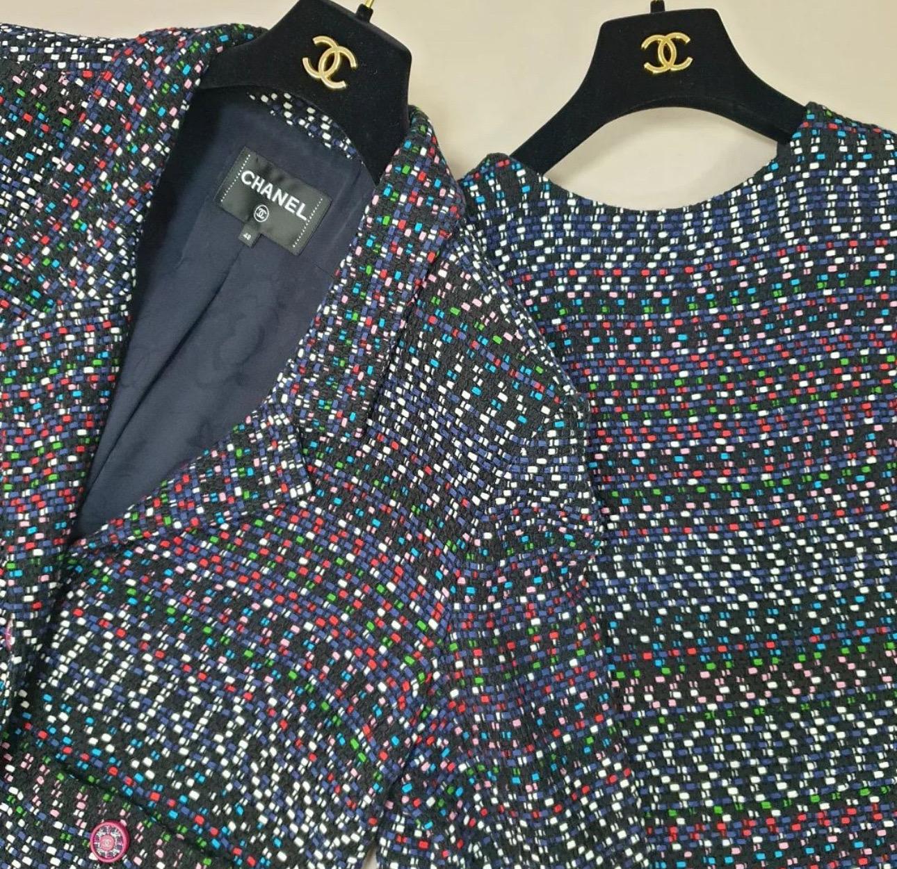CHANEL 17P Multicolour Tweed Jacket Suit Set For Sale 6