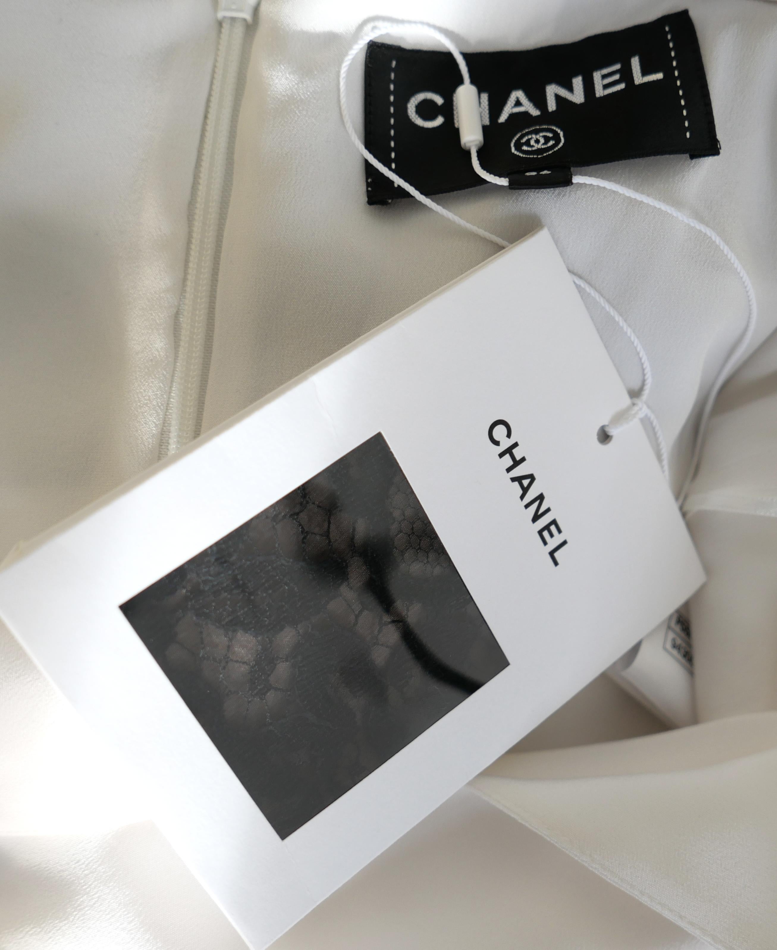 Chanel 17P Resort 2017 - Robe longue en soie et dentelle 'Cuba' en vente 2