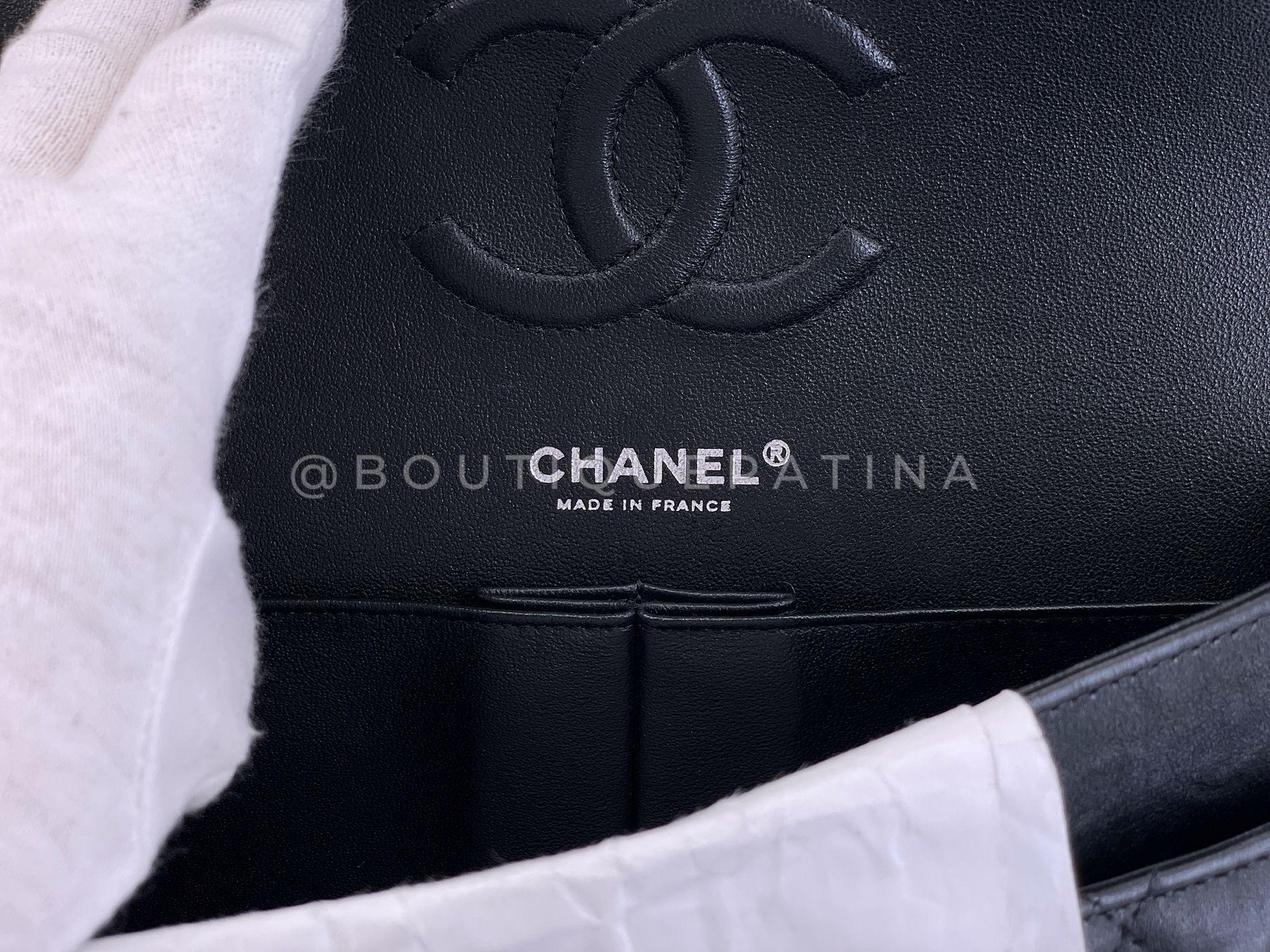 Chanel 17S So Black Medium Classic Double Flap Borsa in pelle di vitello 68707 in vendita 6