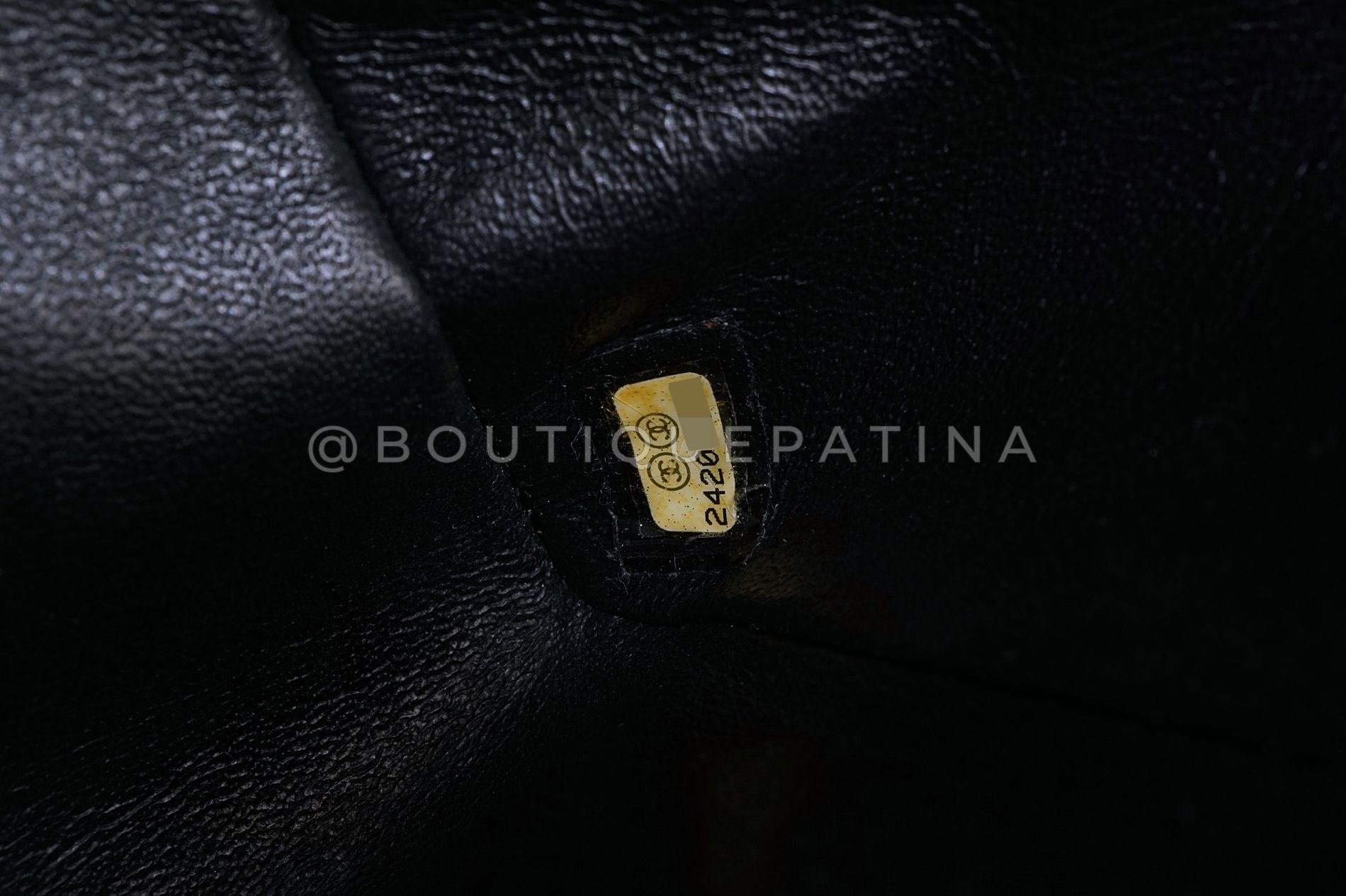 Chanel 17S So Black Medium Classic Double Flap Borsa in pelle di vitello 68707 in vendita 7