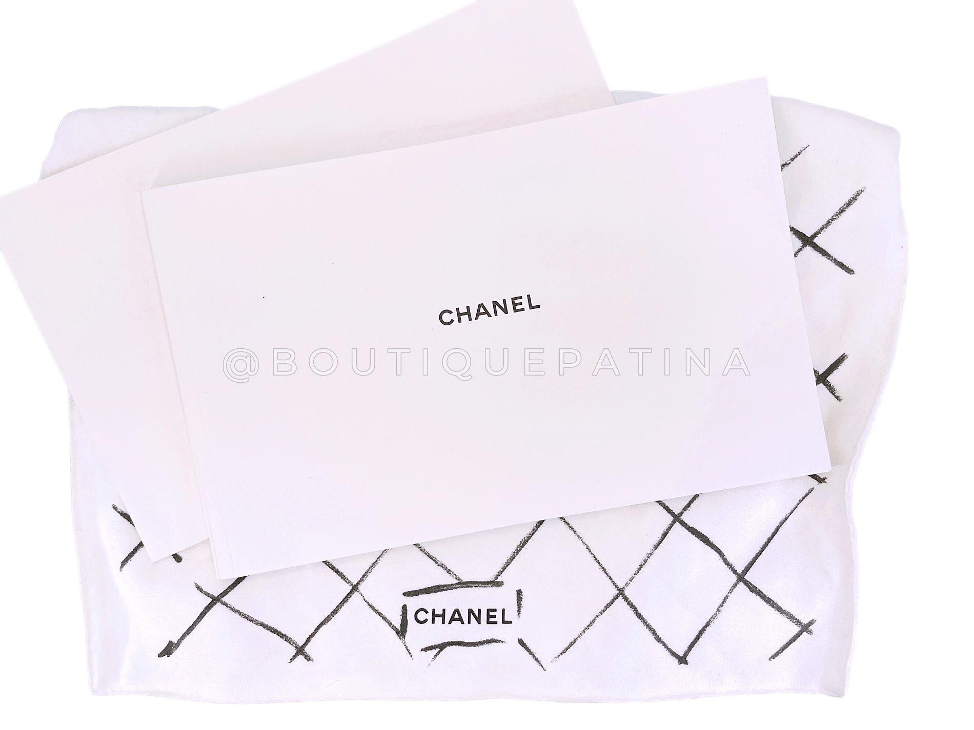 Chanel 17S So Black Medium Classic Double Flap Borsa in pelle di vitello 68707 in vendita 8