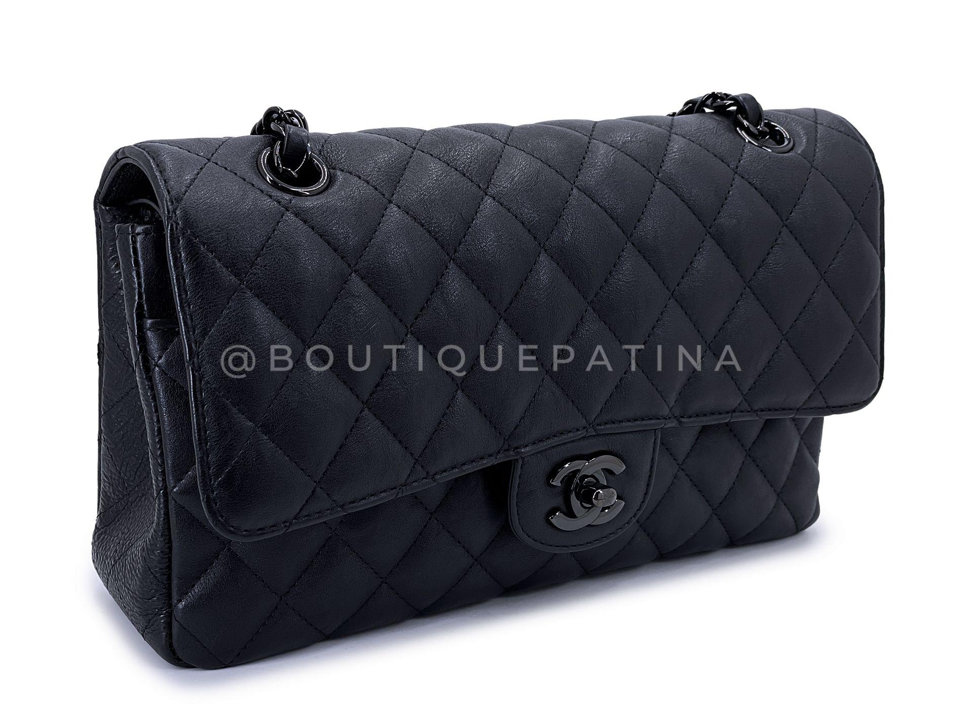 Nero Chanel 17S So Black Medium Classic Double Flap Borsa in pelle di vitello 68707 in vendita