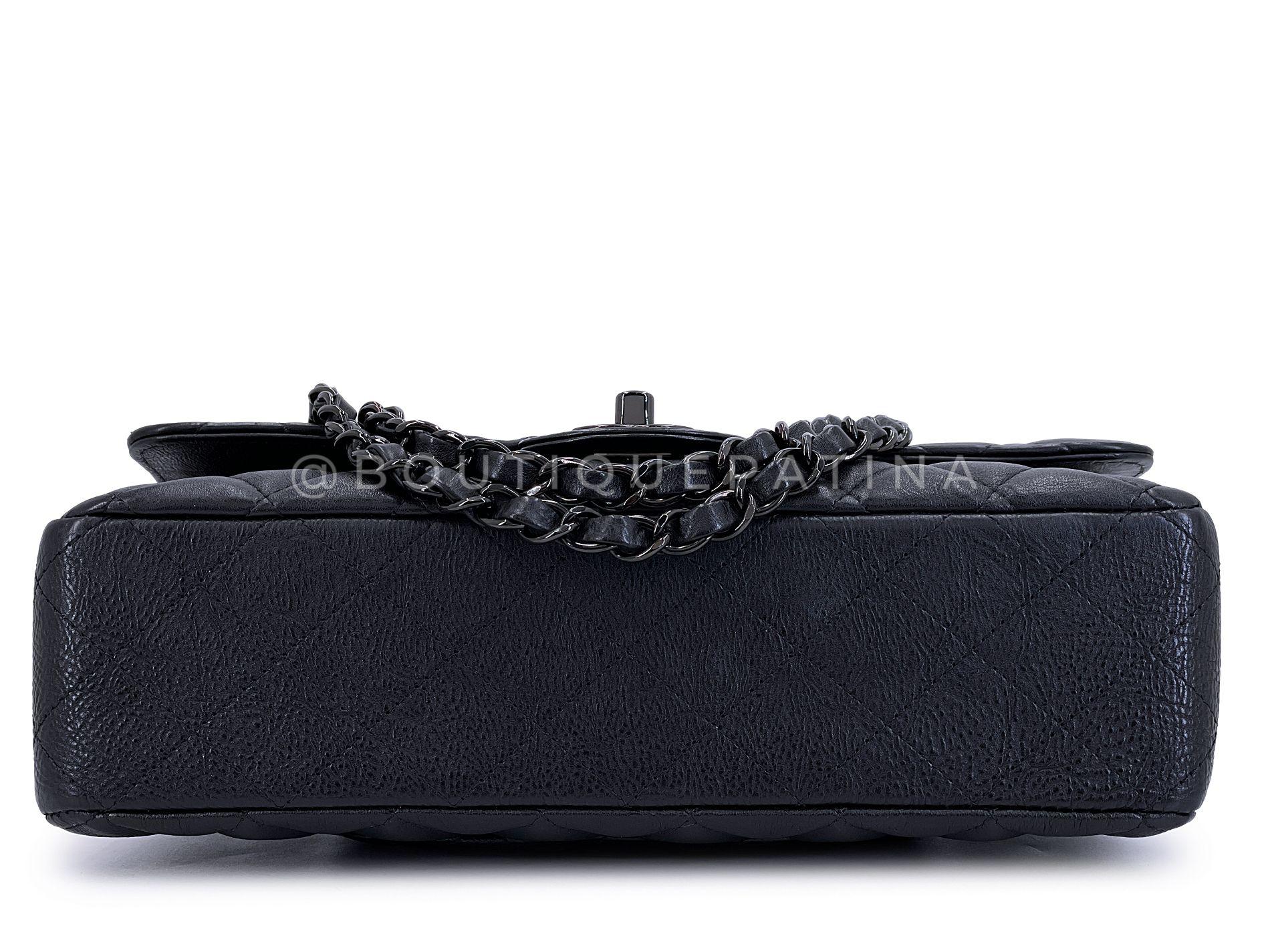 Chanel 17S So Black Medium Classic Double Flap Borsa in pelle di vitello 68707 in vendita 1