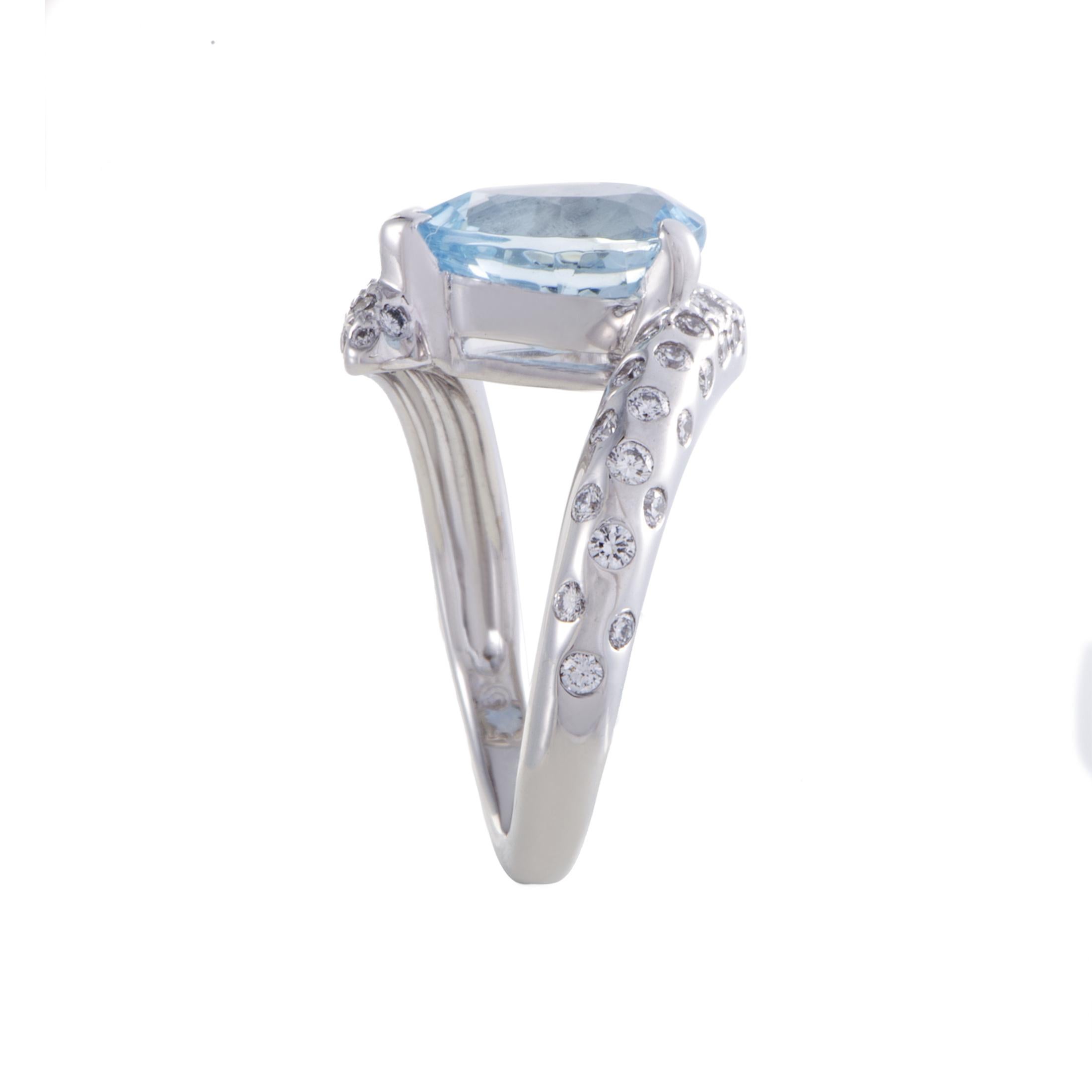 Chanel 18 Karat White Gold Diamond and Aquamarine Ring In Excellent Condition In Southampton, PA