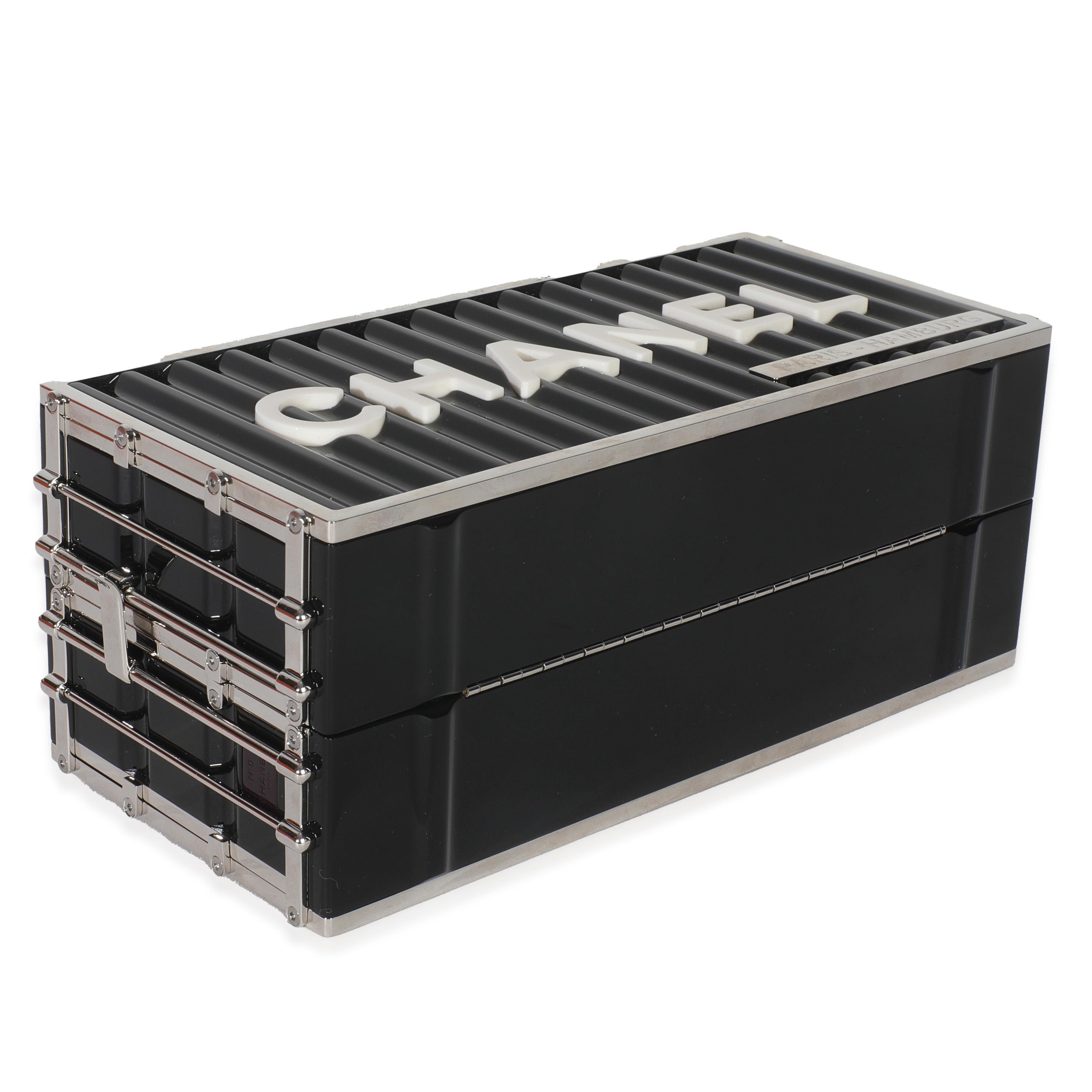 Chanel 18A Noir Lucite Paris Hamburg Minaudiere Shipping Container Clutch en vente 3