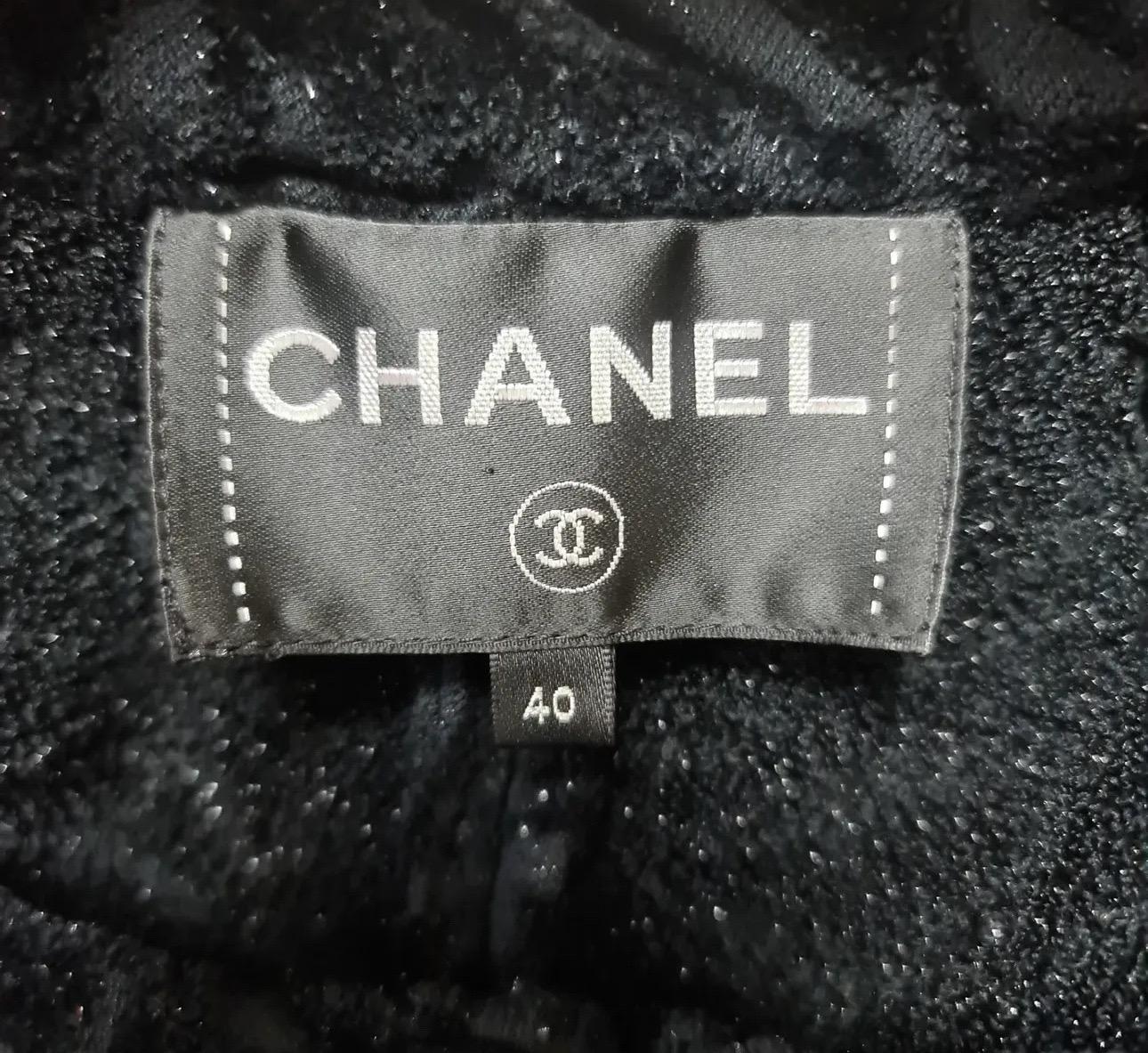 CHANEL 18A Hamburg Noir CC Logo Camellia Jacket Blazer Sz.40 en vente 1