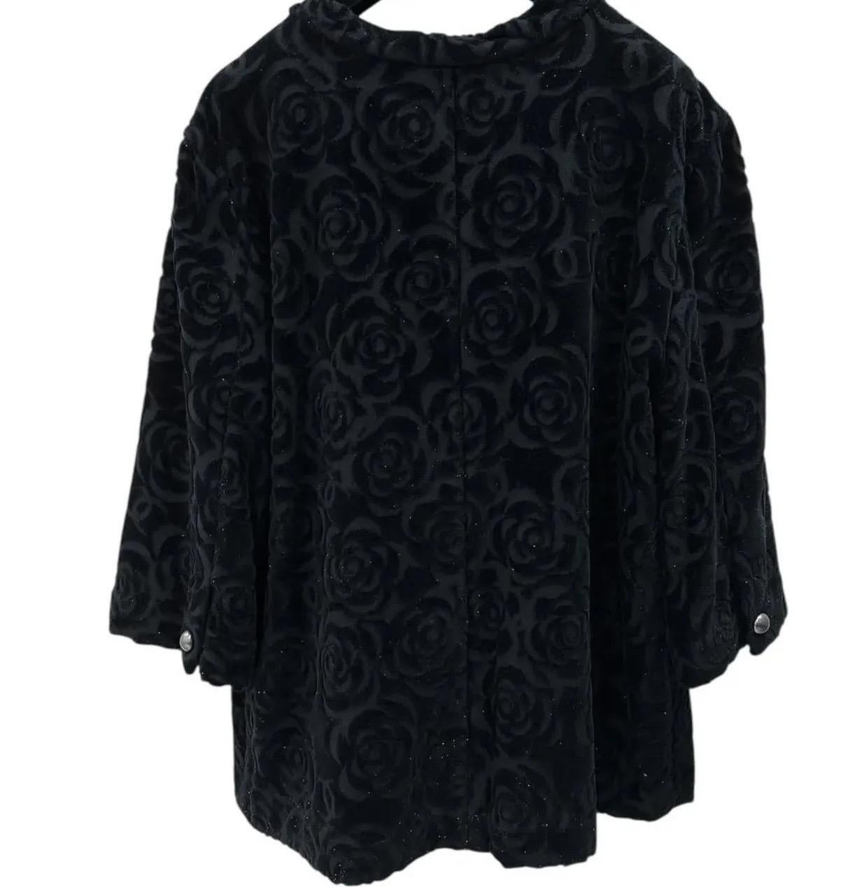 CHANEL 18A Hamburg Noir CC Logo Camellia Jacket Blazer Sz.40 en vente 5