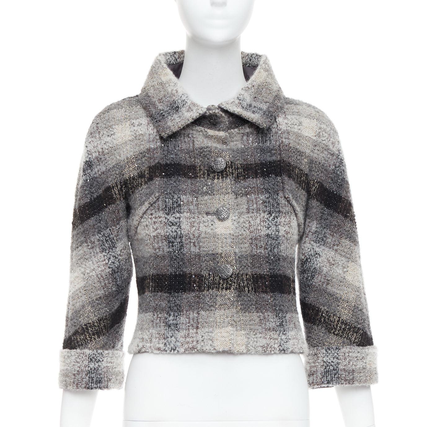 Grigio Chanel 18B Fantasy tweed grigio a quadri con paillettes in lana FR38 M. in vendita