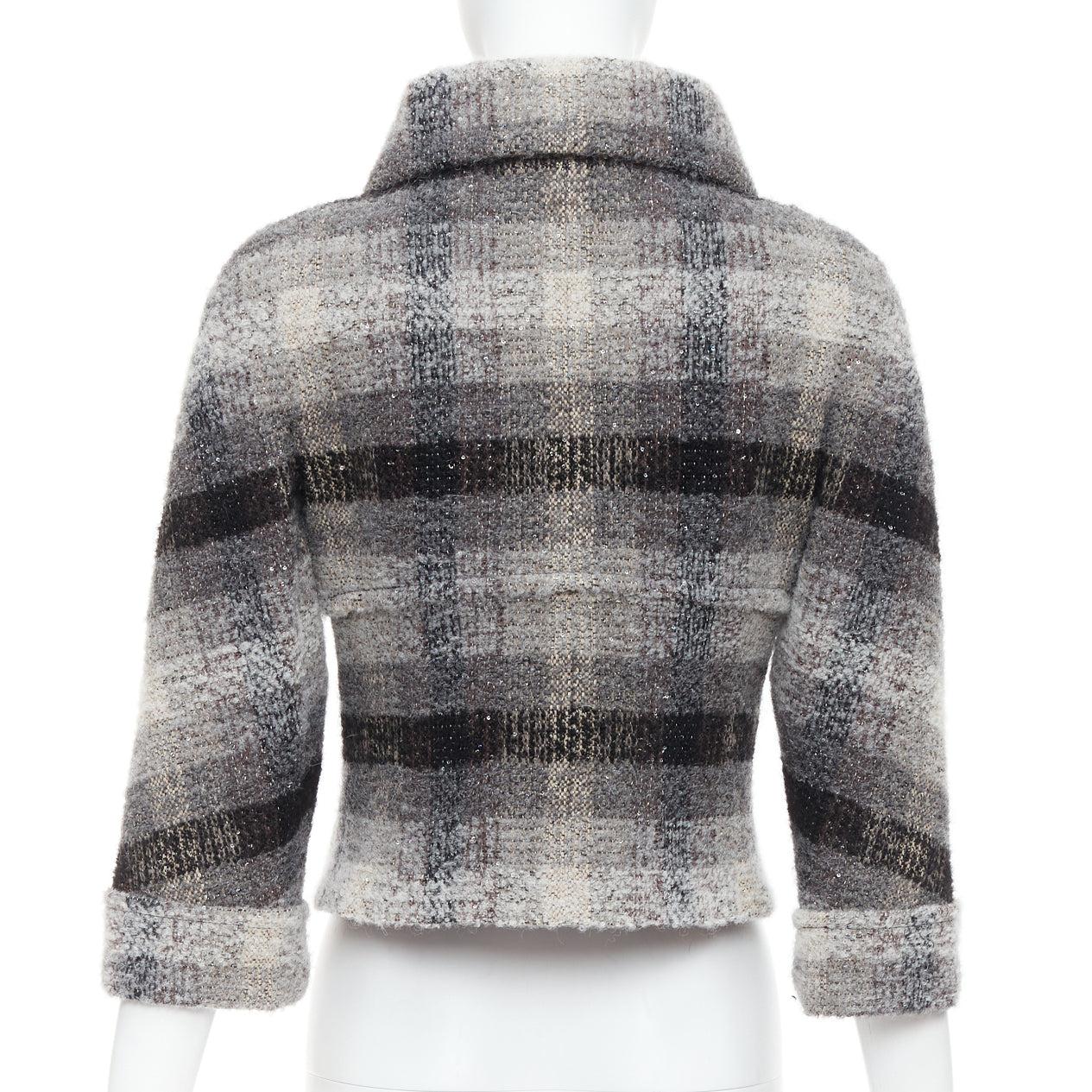 Chanel 18B Fantasy tweed grigio a quadri con paillettes in lana FR38 M. in vendita 1