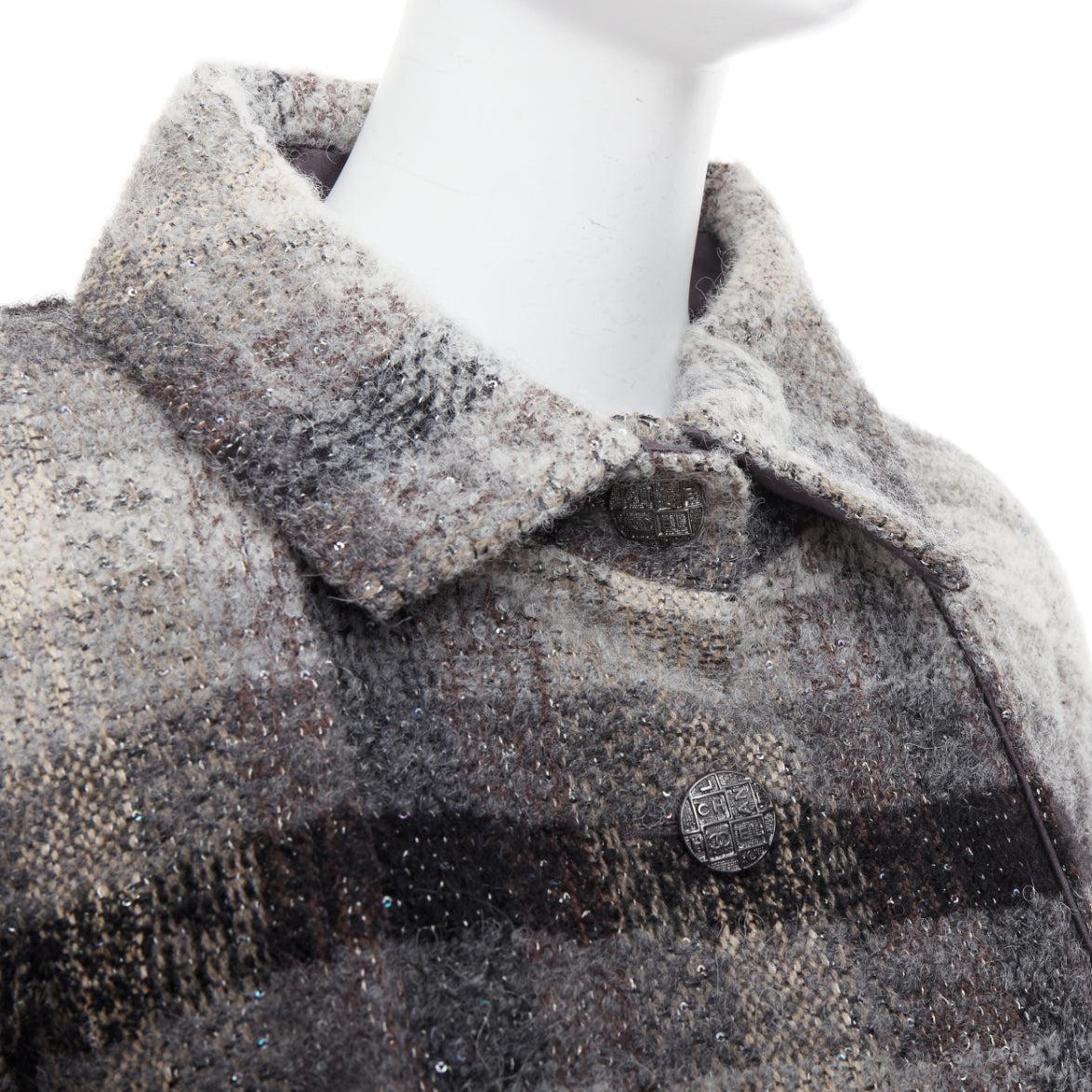 Chanel 18B Fantasy tweed grigio a quadri con paillettes in lana FR38 M. in vendita 3