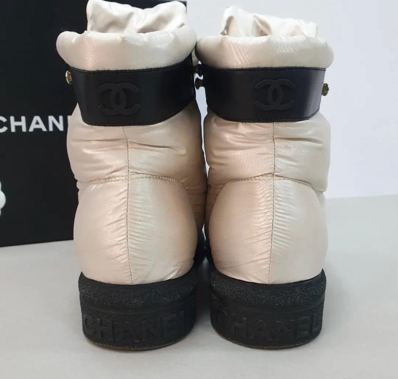 Gray CHANEL 18B Nylon Leather Lace Up Coco Neige Winter Boots  For Sale