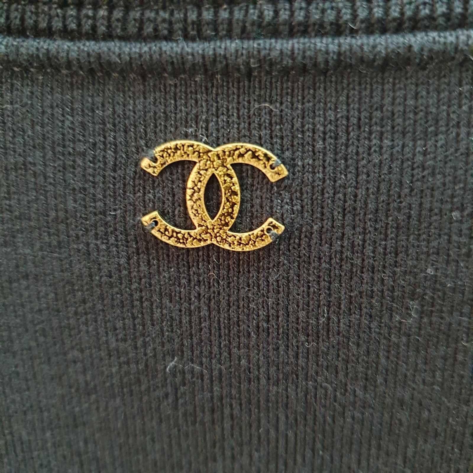 CHANEL 18C GREECE RUNWAY BLack GOLD CC TOP T- SHIRT  For Sale 2