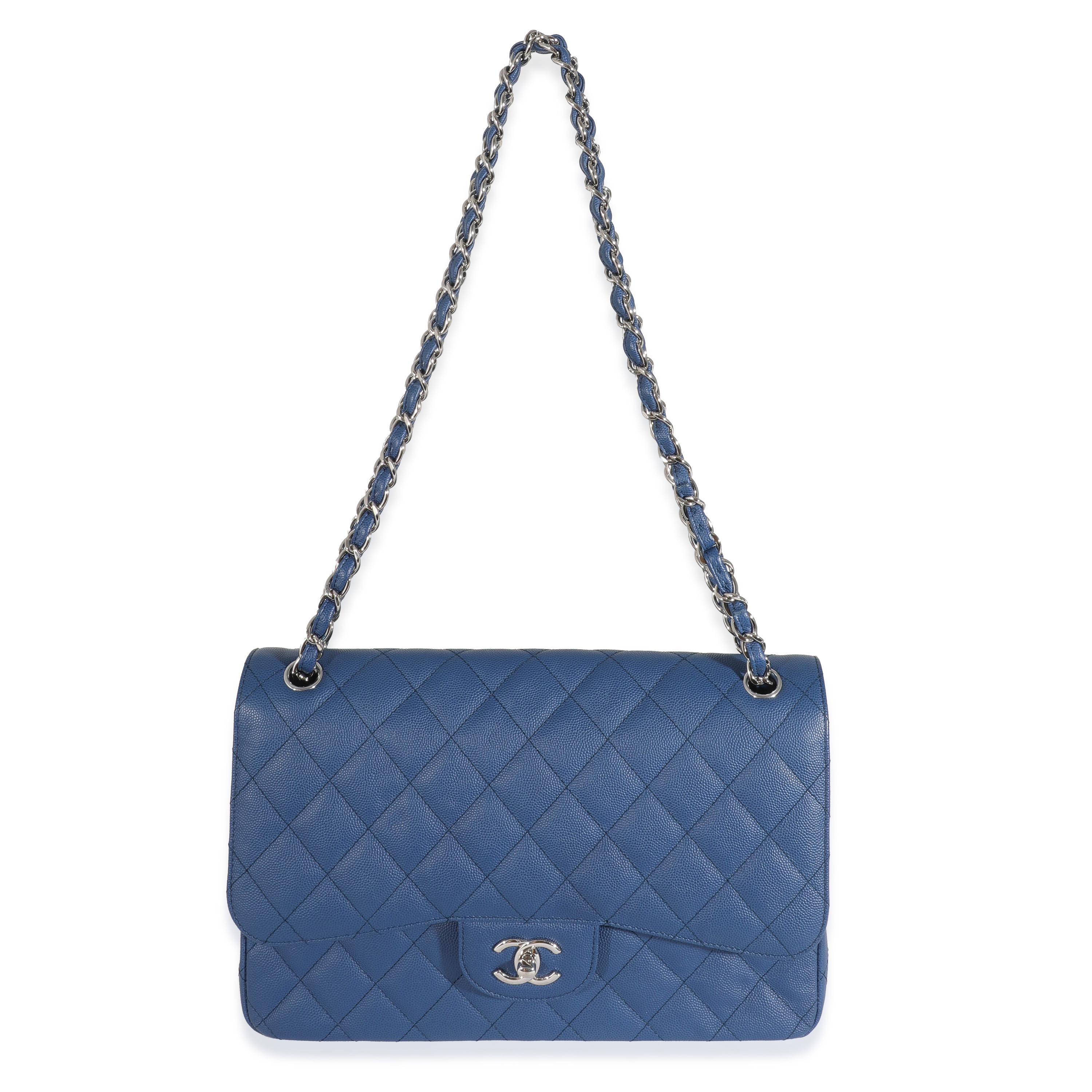 Chanel 18C Navy Caviar Jumbo Classic Double Flap Bag In Excellent Condition In New York, NY