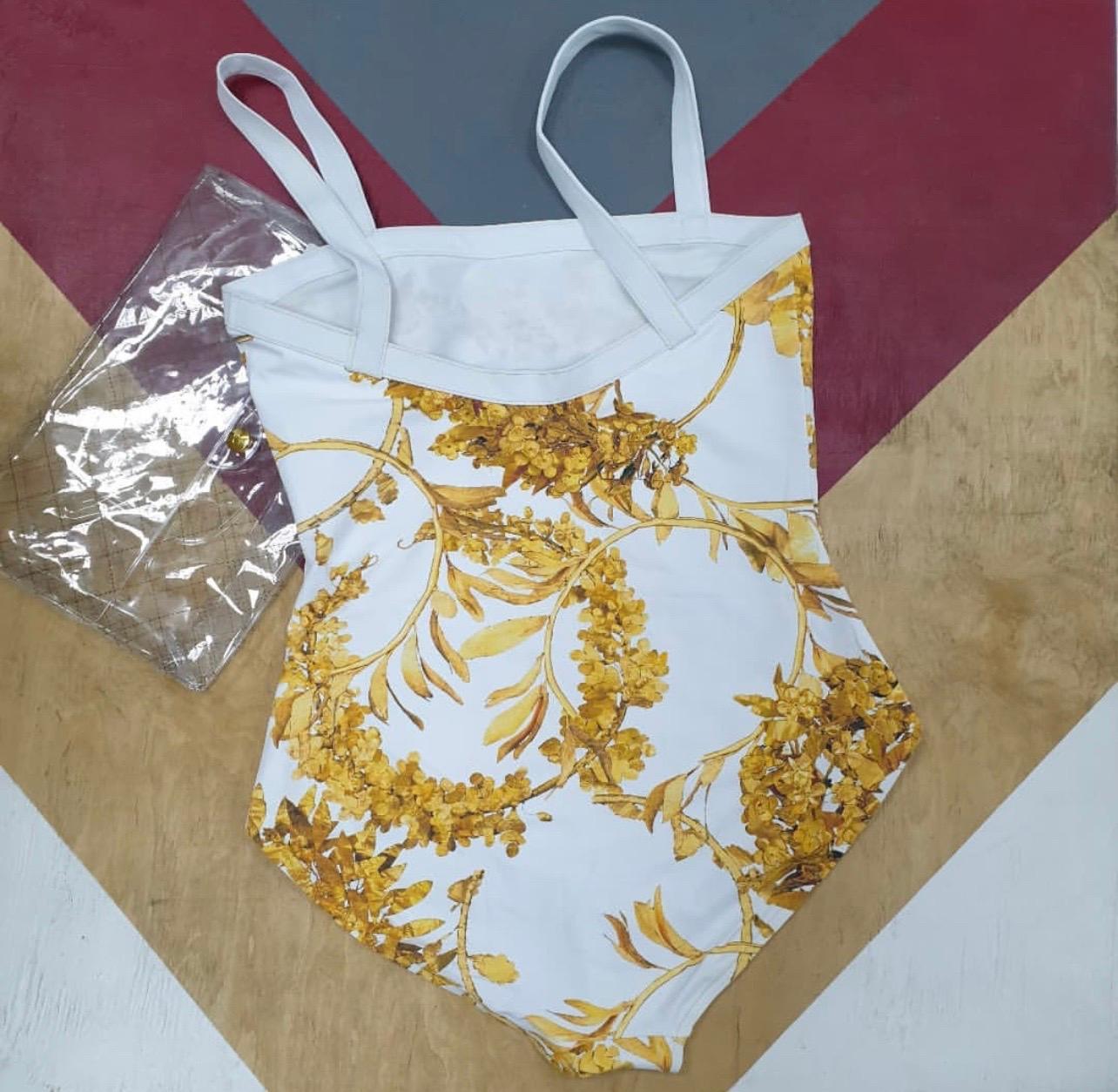 1-piece swimsuit from Cruis Resort 2018.
Sz.38.
Never worn. No paper tags.