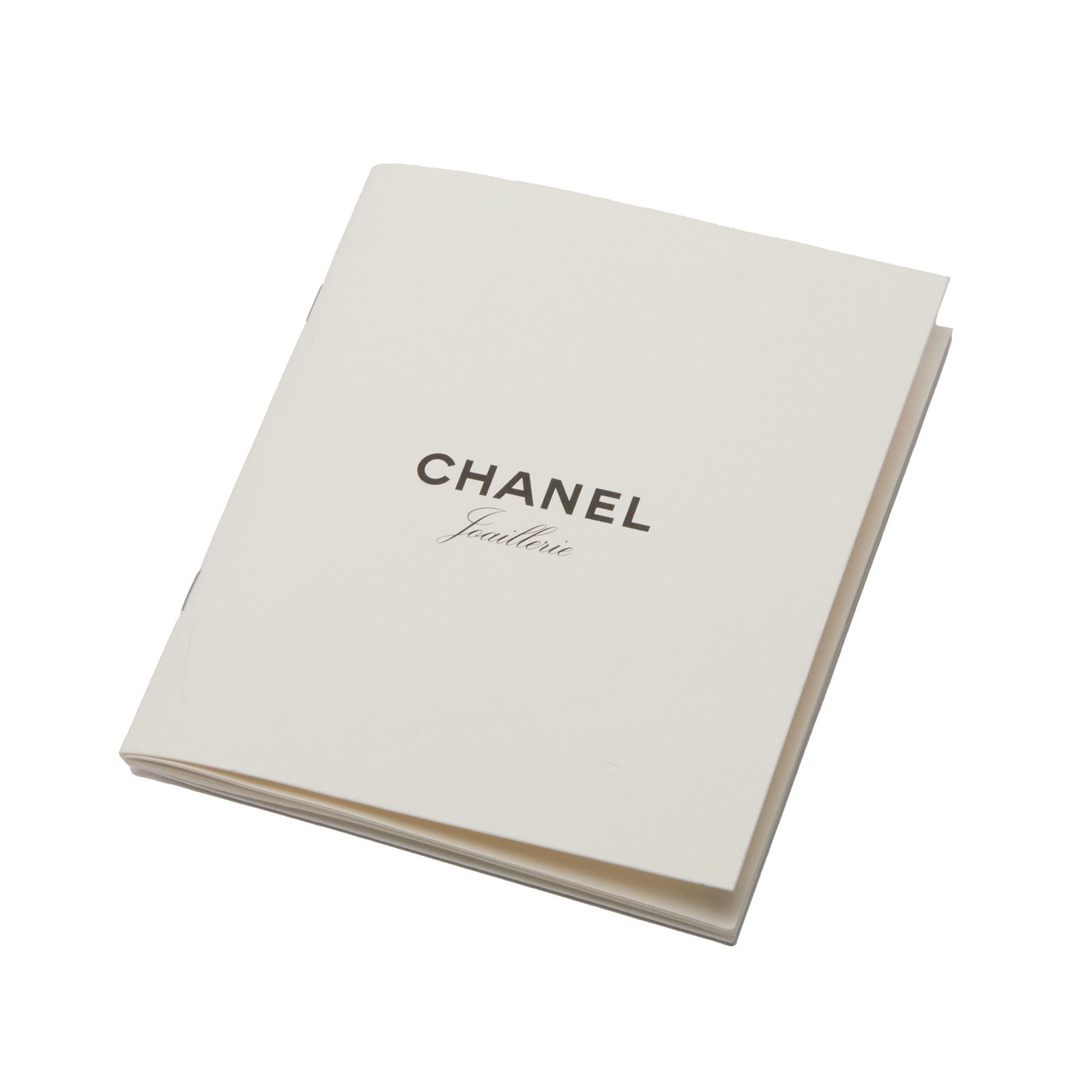 Chanel 18ct White Gold Door Charm In Excellent Condition In Bishop's Stortford, Hertfordshire