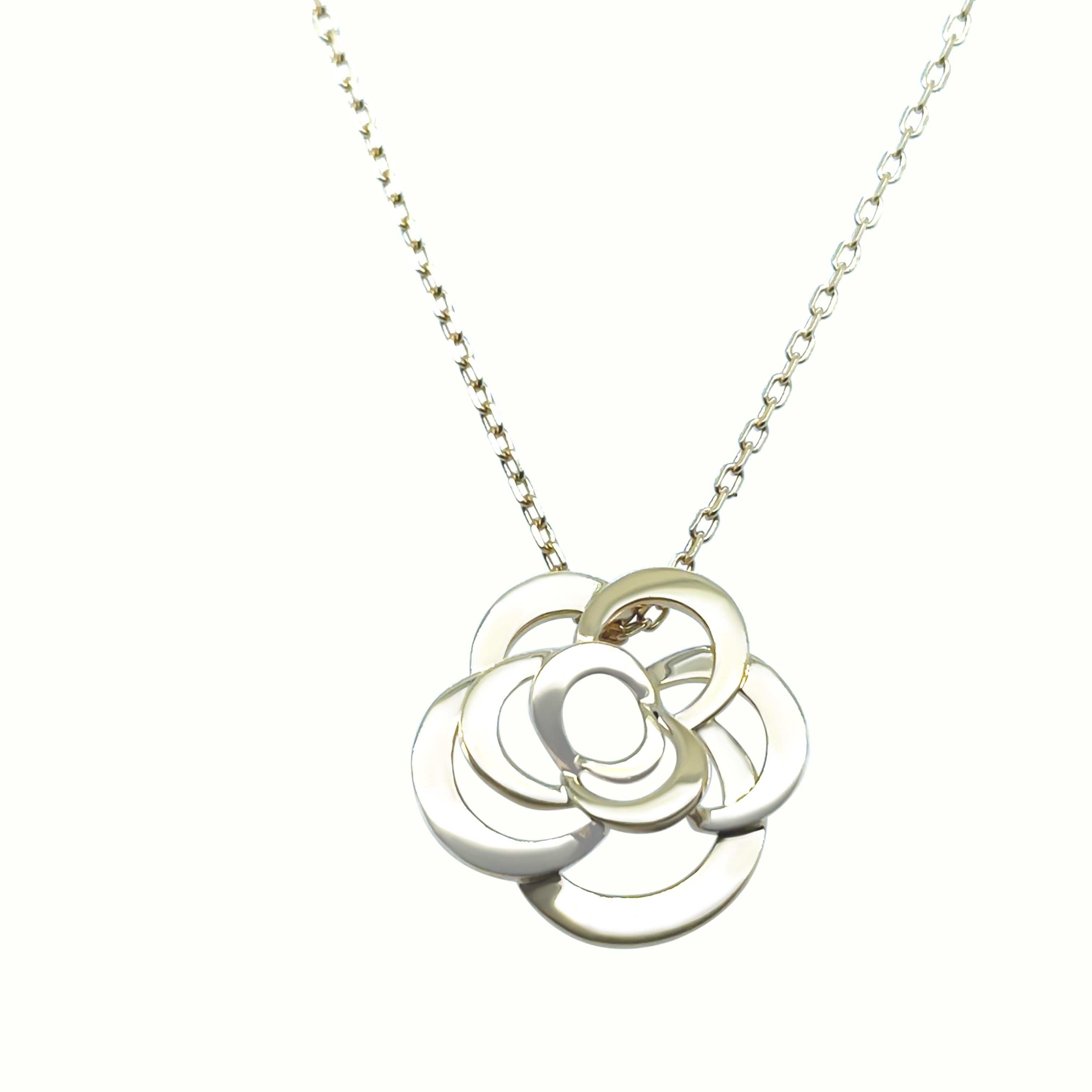 Chanel 18ct Yellow Gold Fil De Camélia Necklace - 6.06g For Sale 3